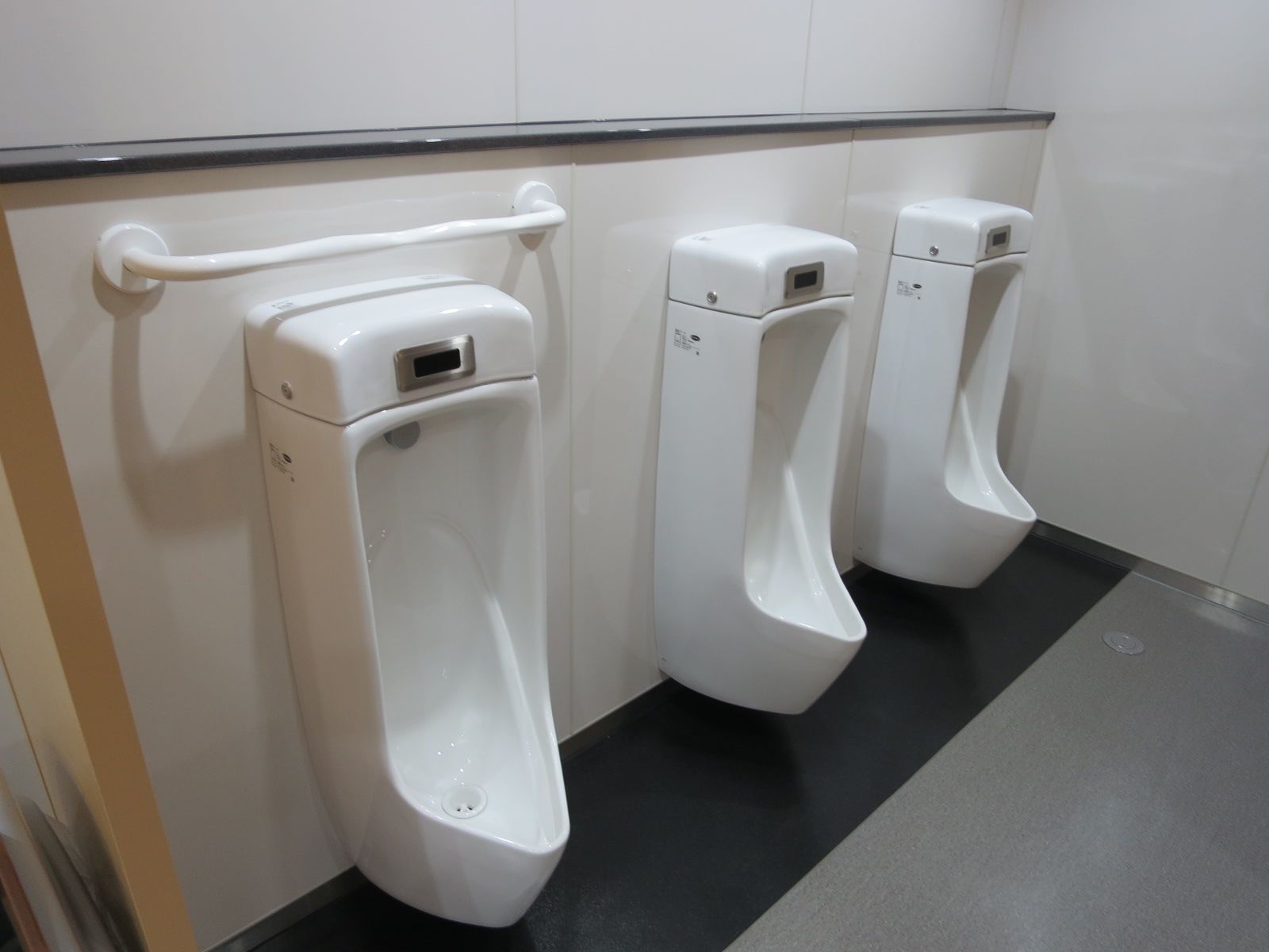 男性用トイレ