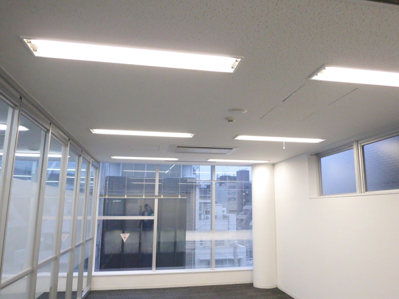 大きな窓面で開放的