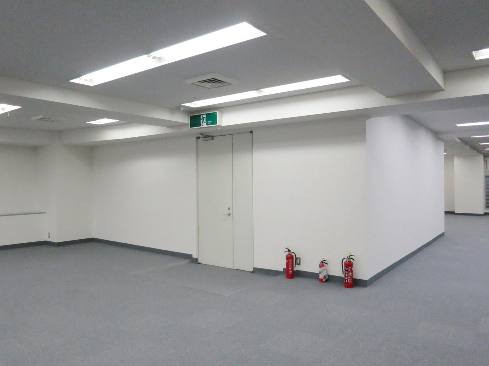 貸室出入口