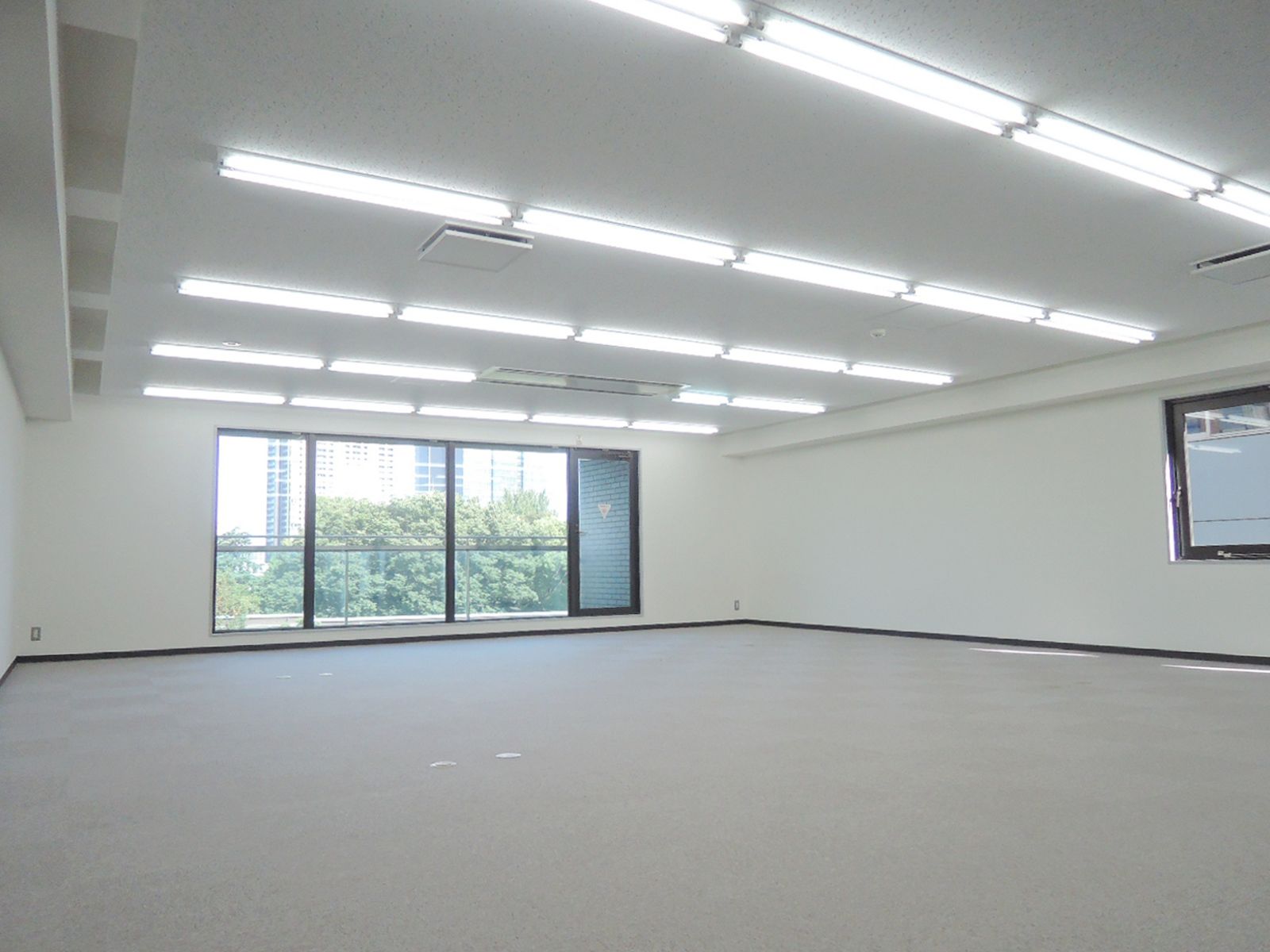 オフィス室内参考画像（6階）