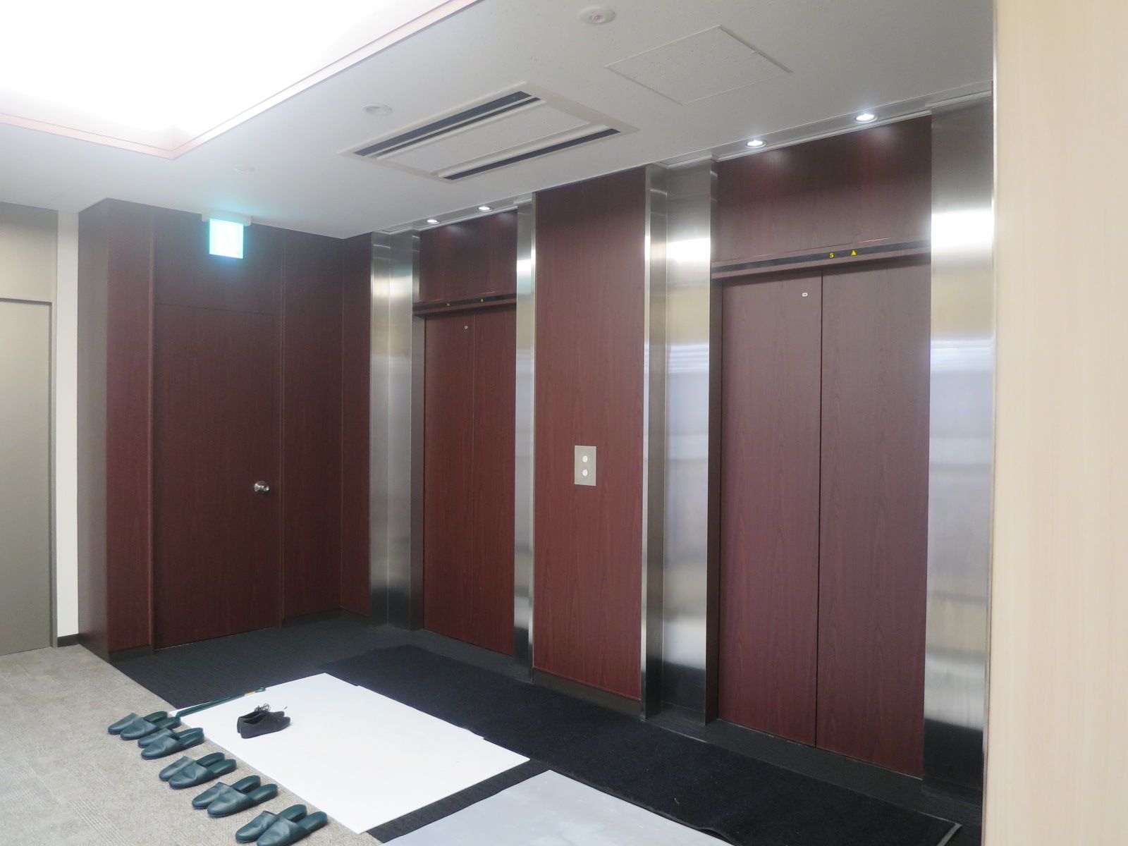 エレベーターホール