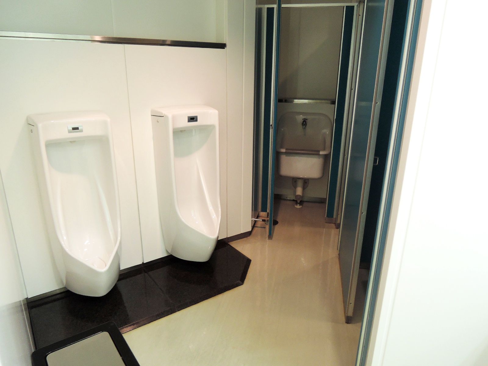 男性用トイレ