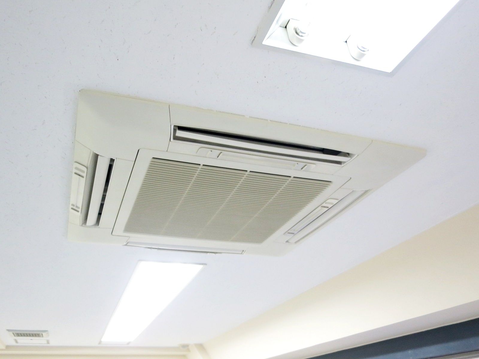空調機器