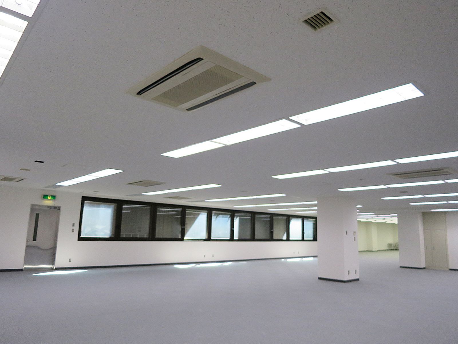 明るい室内
