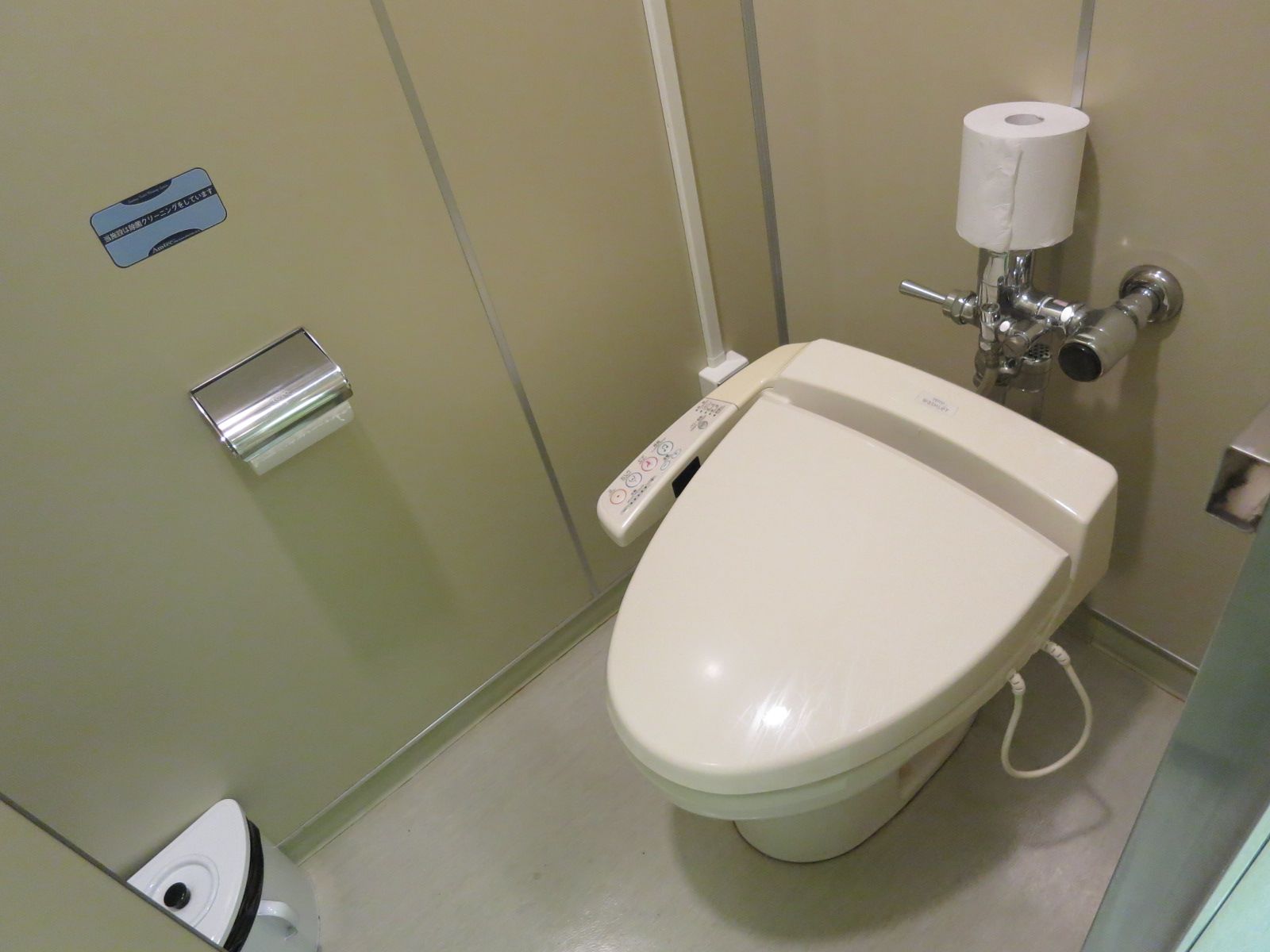 男女別トイレ個室