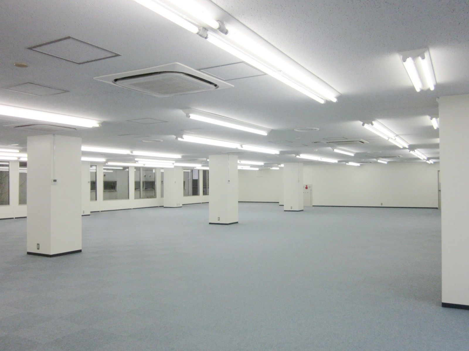 オフィス室内参考画像