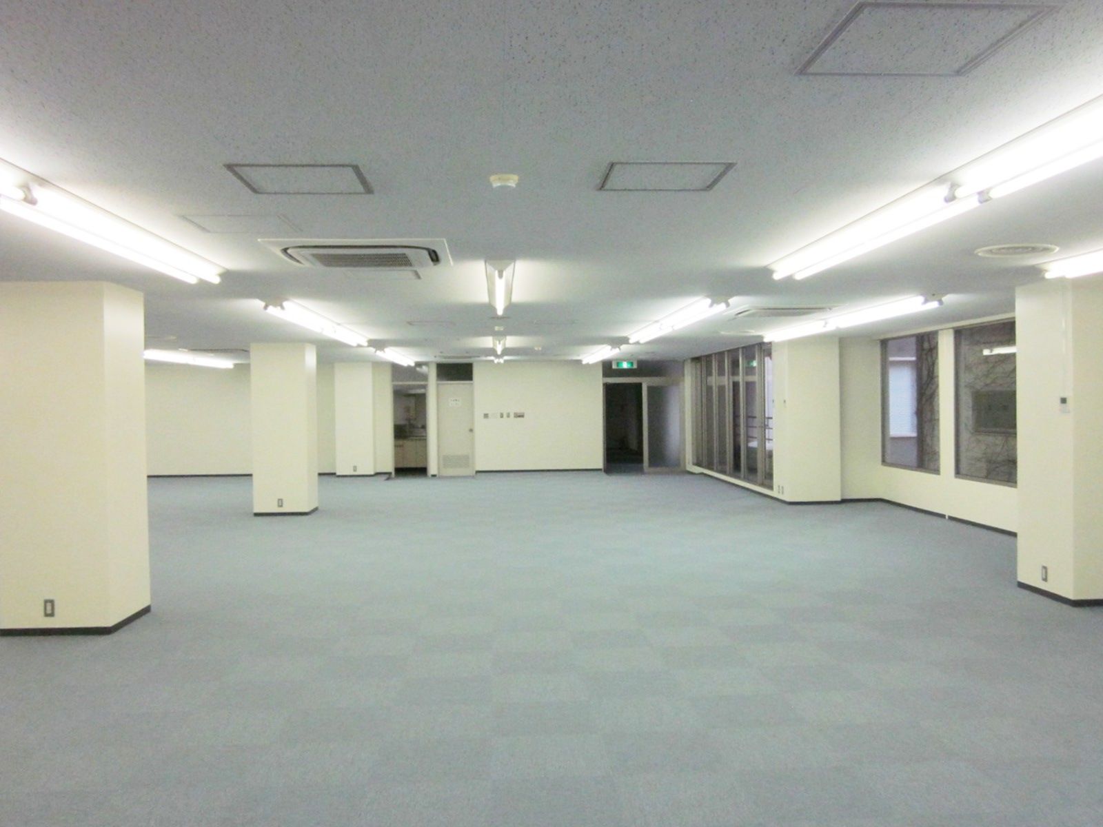 別角度の様子