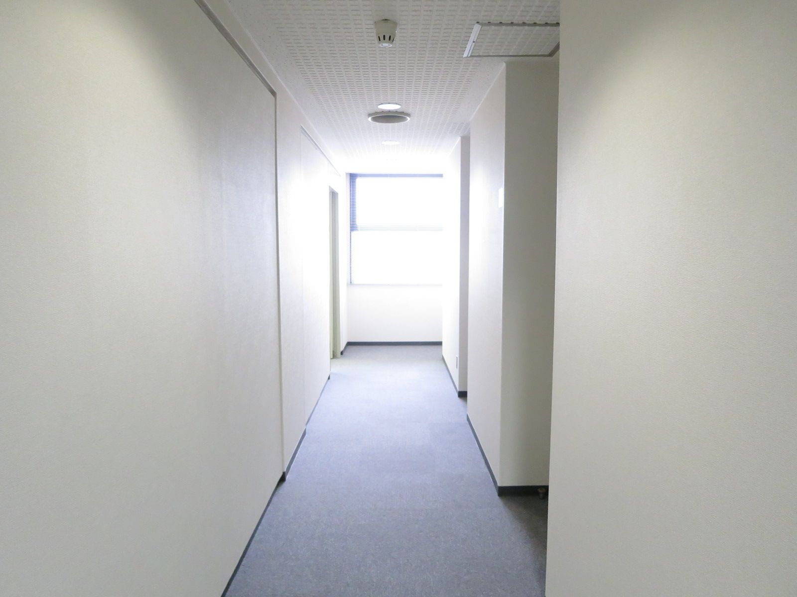 貸室前の廊下