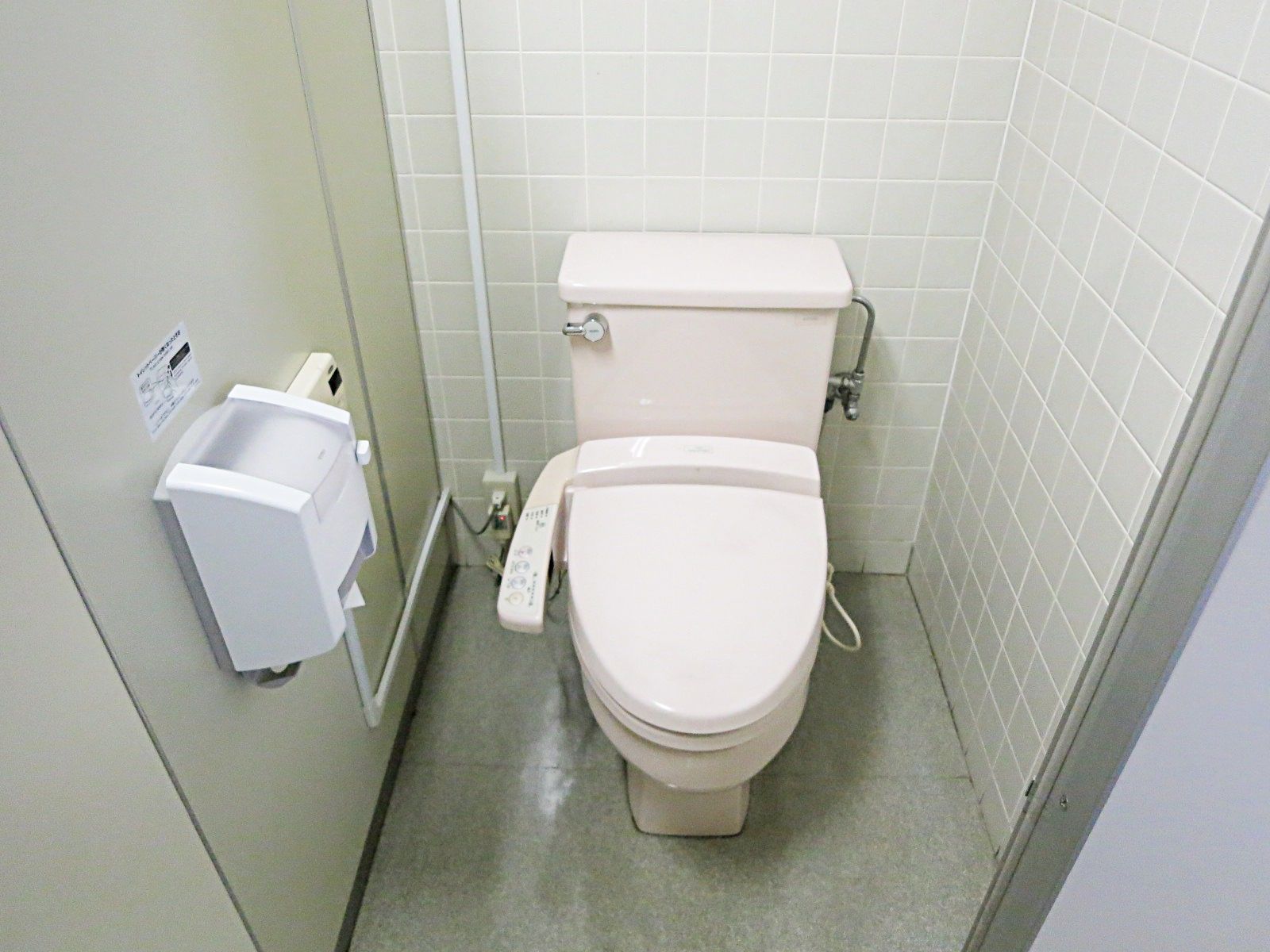 男女別トイレ個室