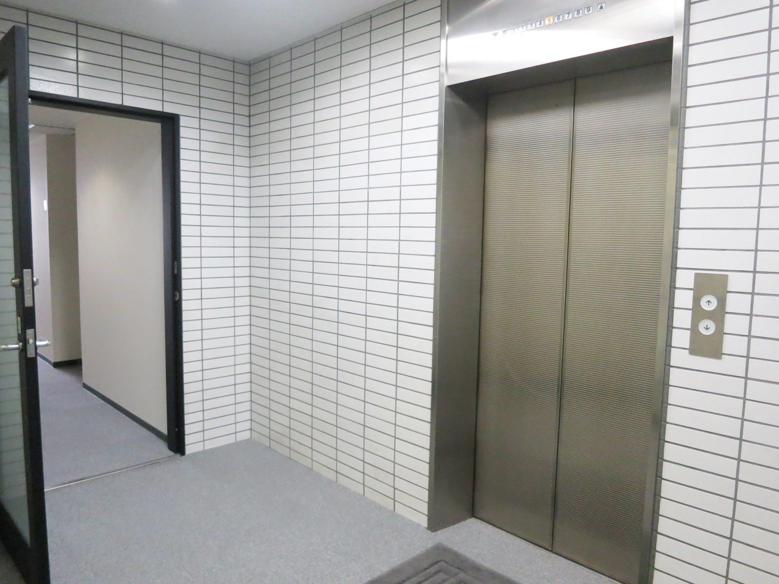 エレベーターホール