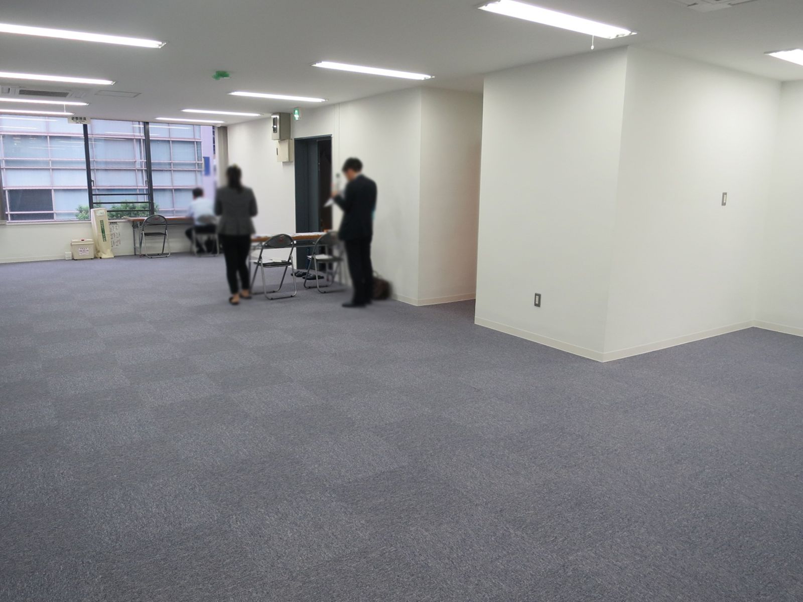 明るいオフィス