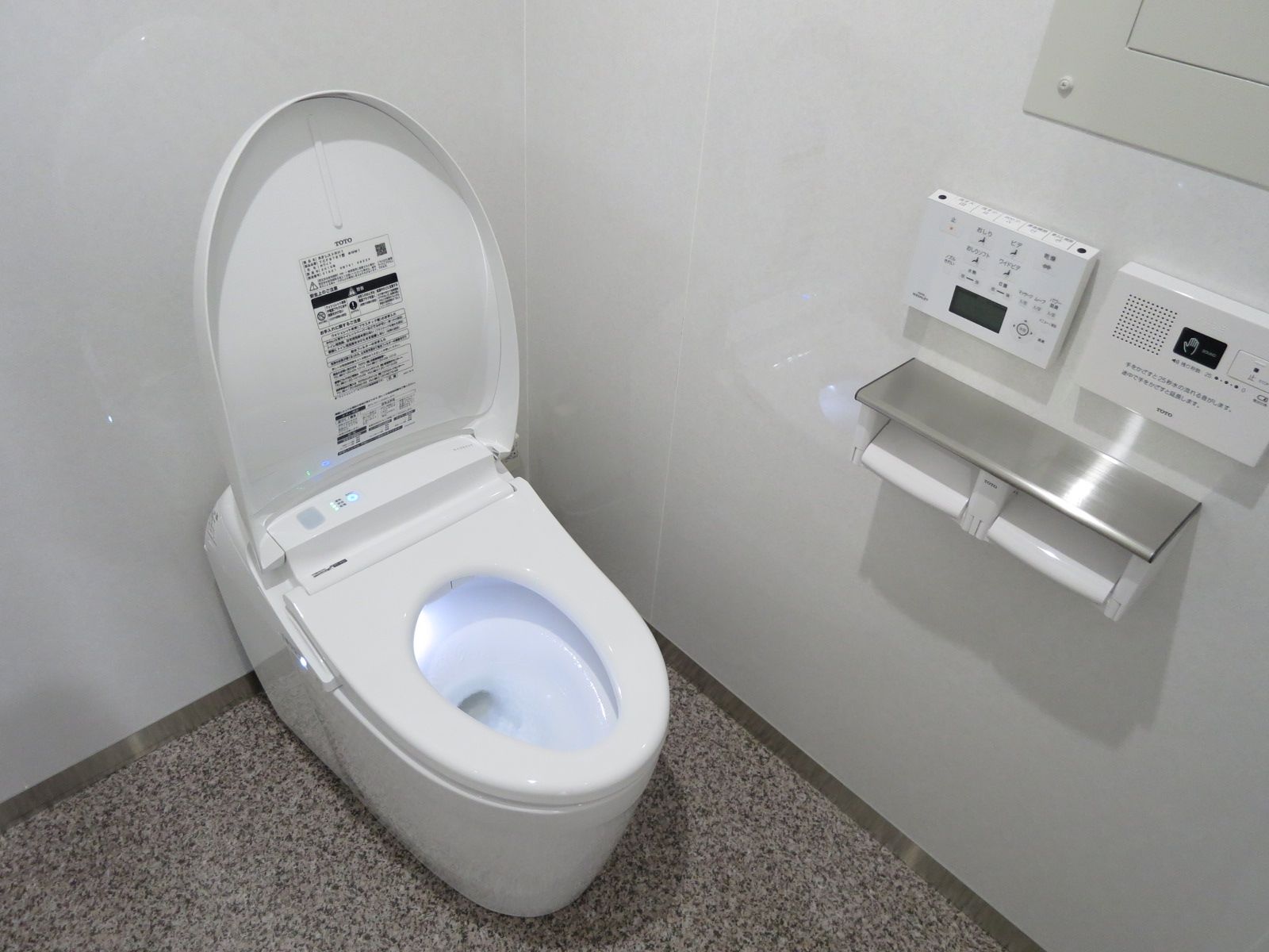 男女別トイレ個室