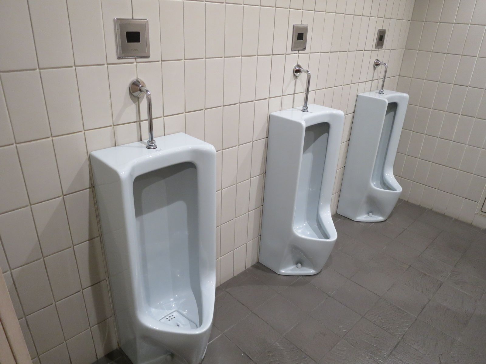 男性用トイレ
