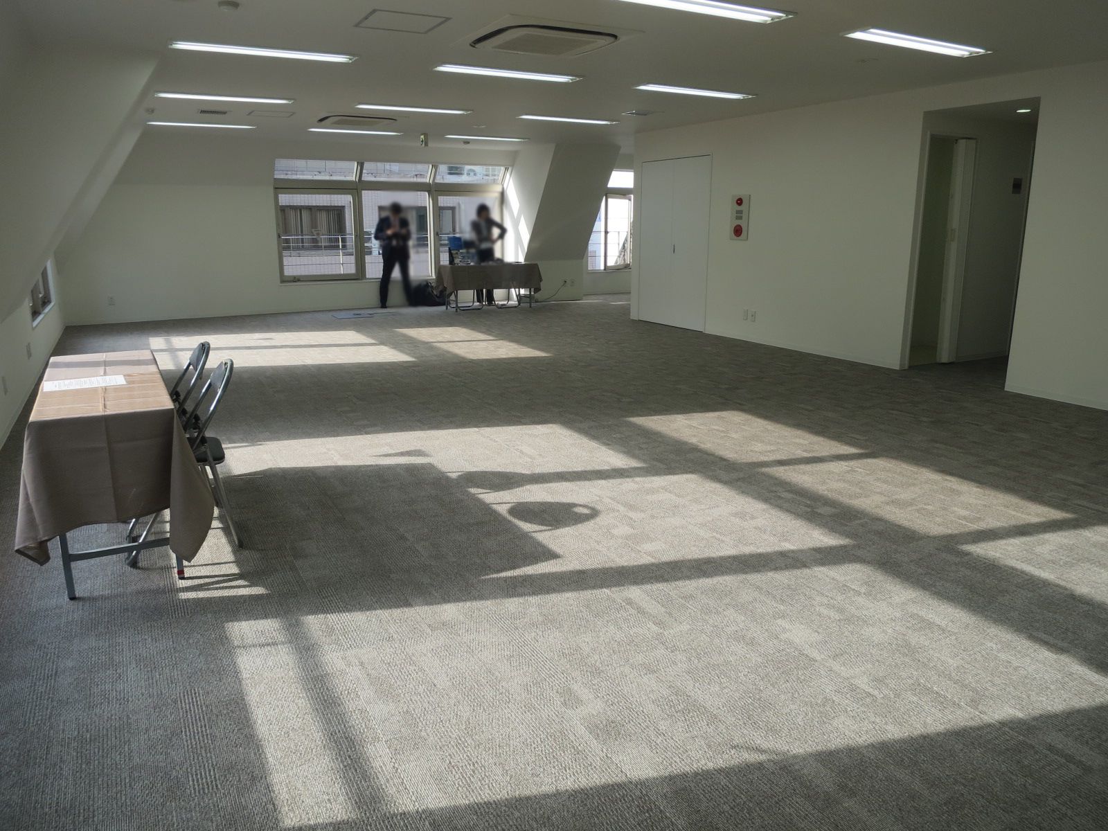 別角度の様子