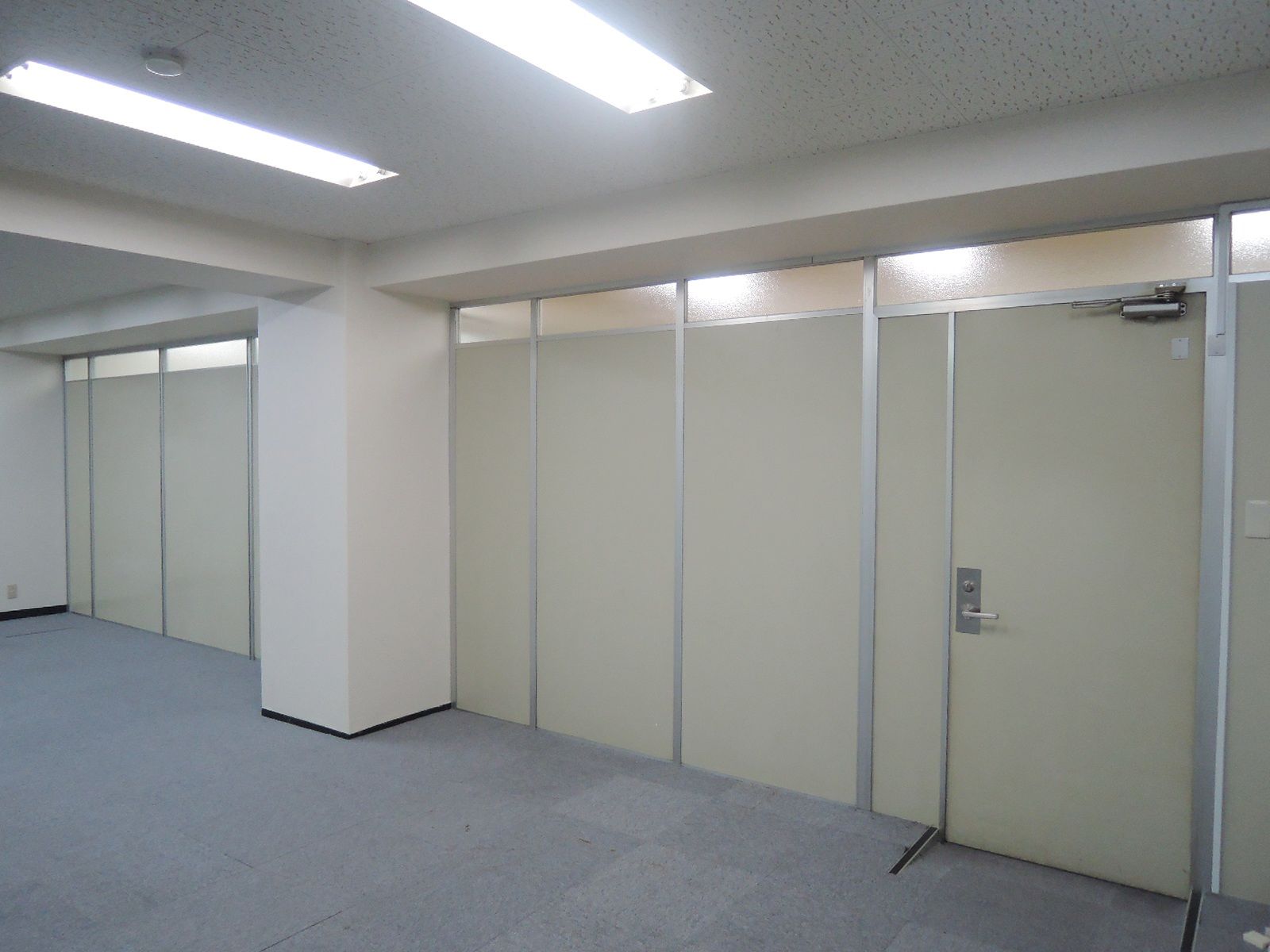 貸室出入口
