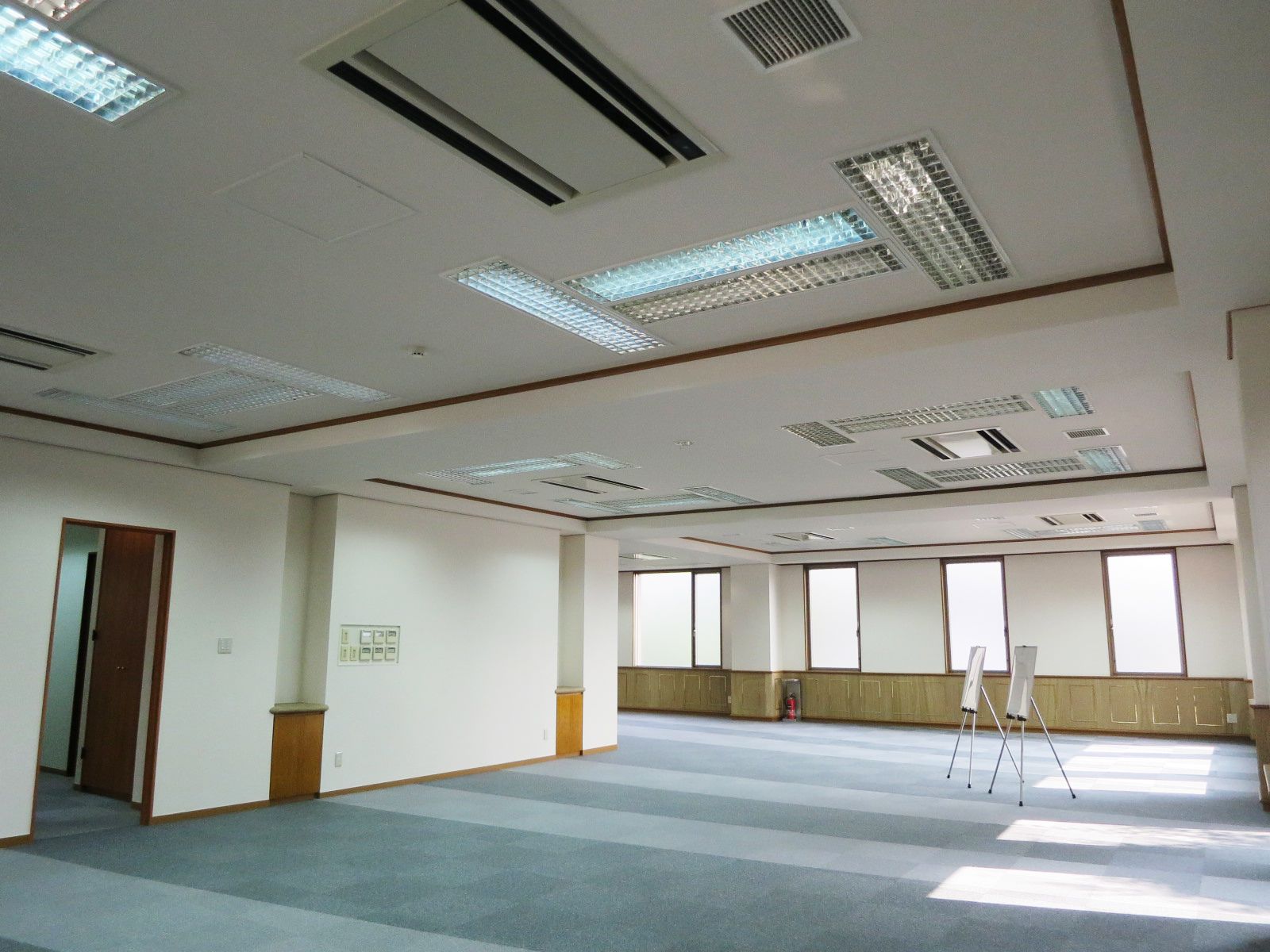 明るいオフィス