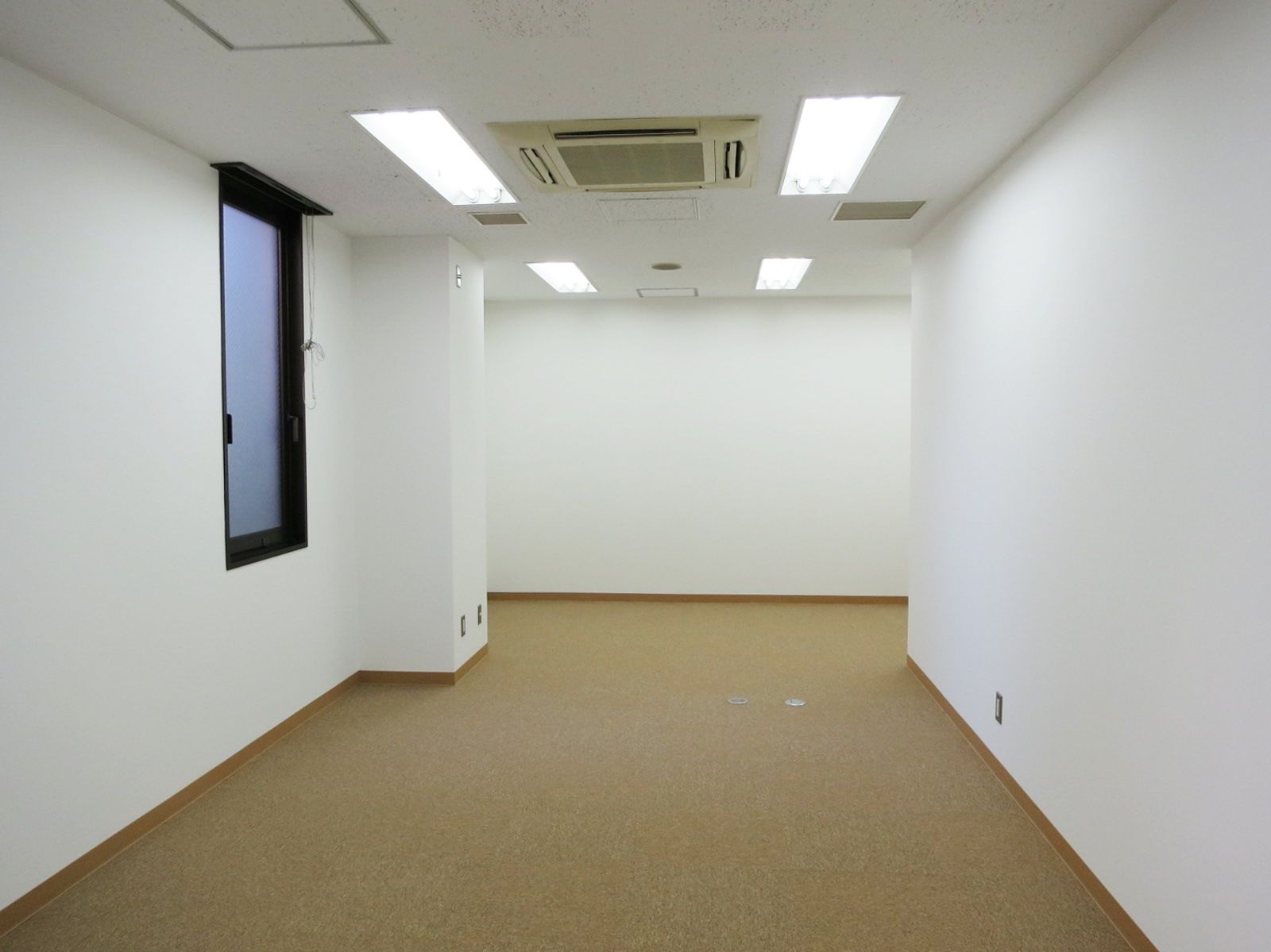 オフィス室内参考画像（C室）