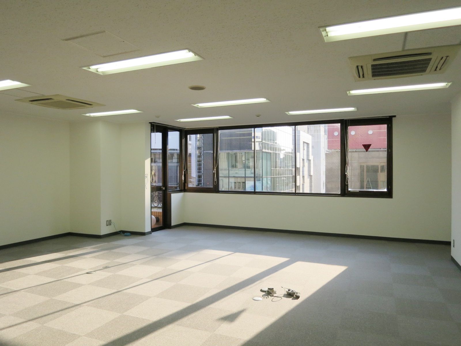 オフィス室内参考画像（A室）