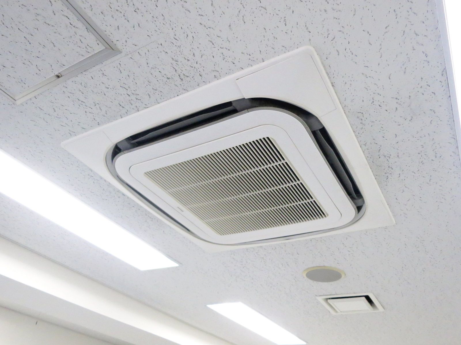 個別空調