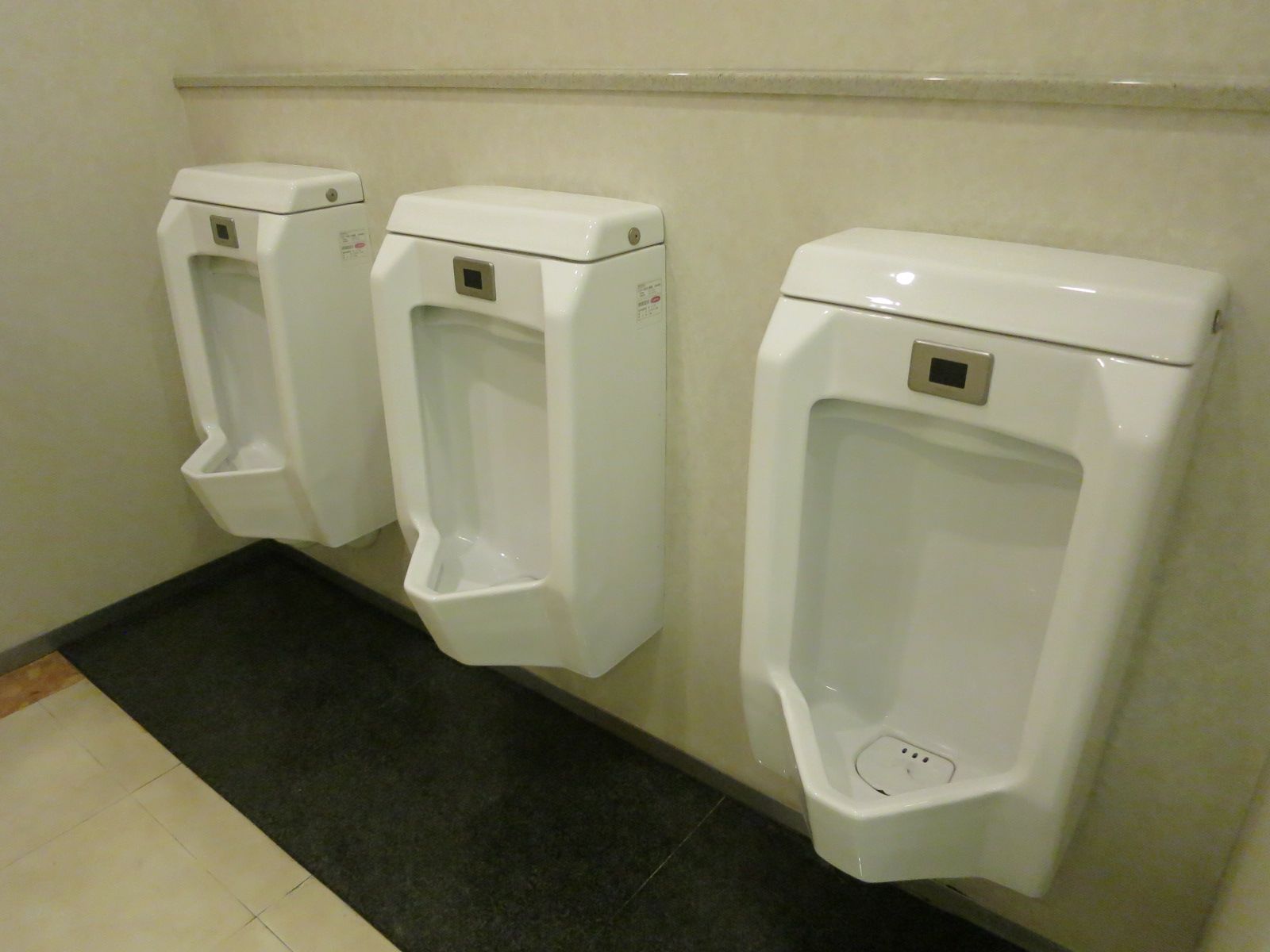 男性用トイレ