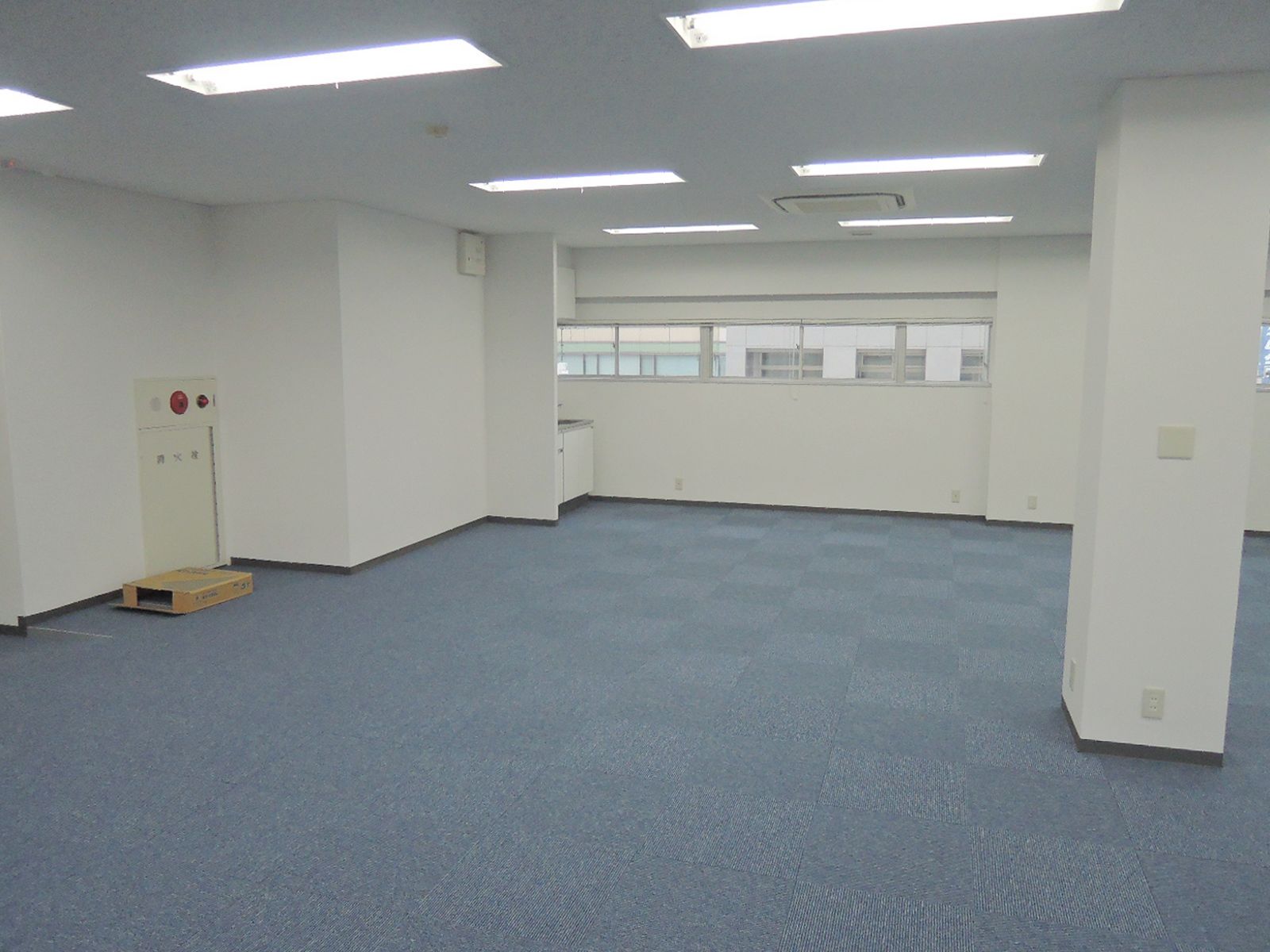 中心に一本柱あり