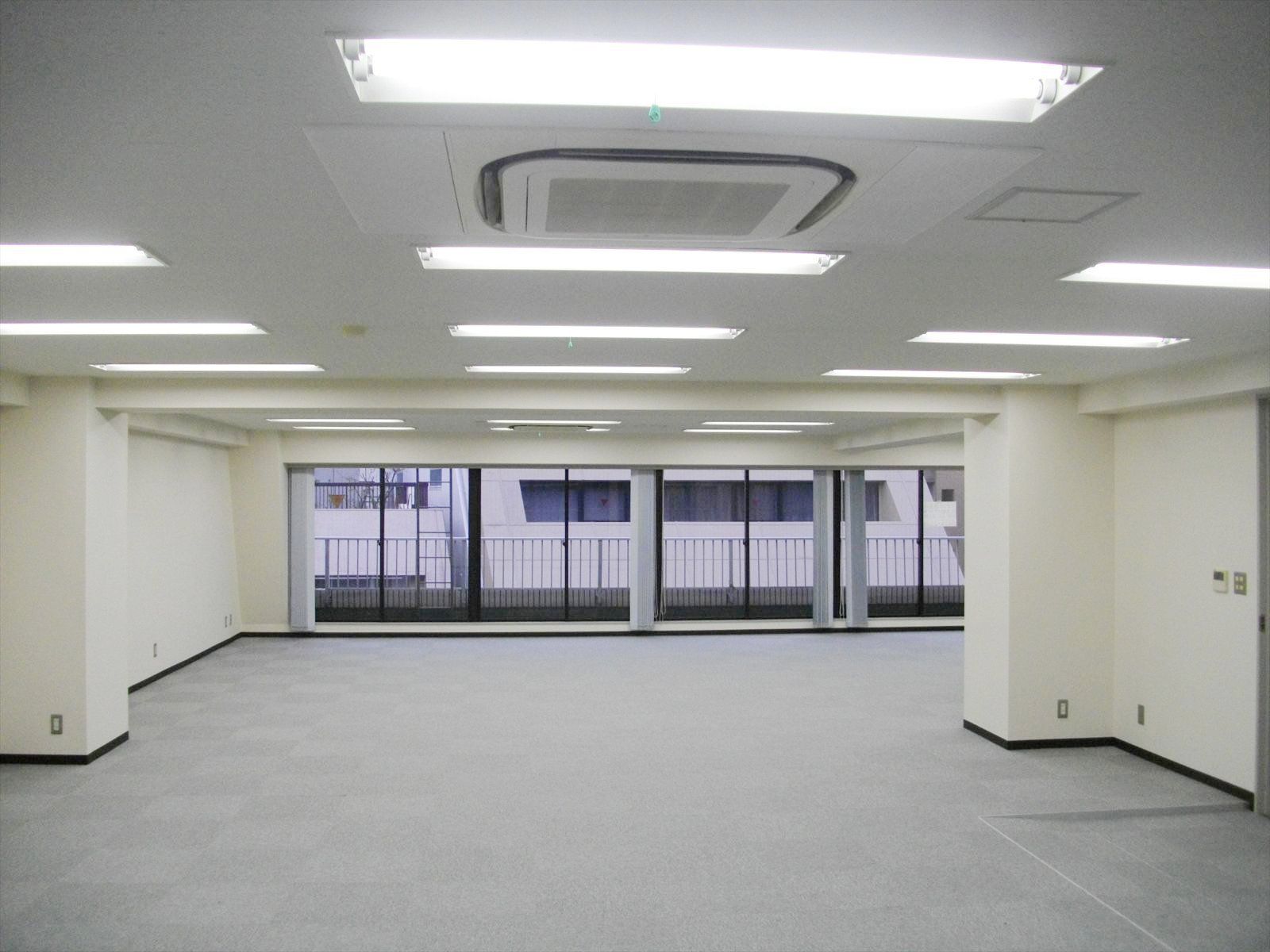 オフィス室内参考画像