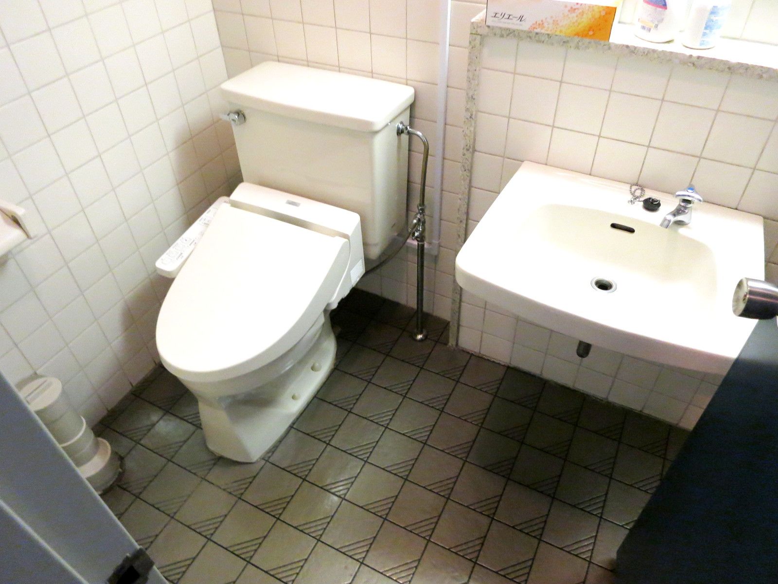 洗面台・トイレ個室