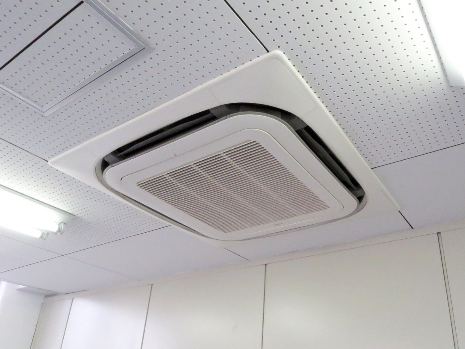 空調機器