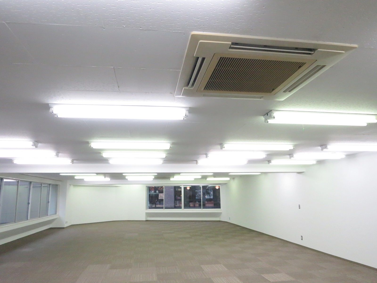 オフィス室内参考画像（4階）