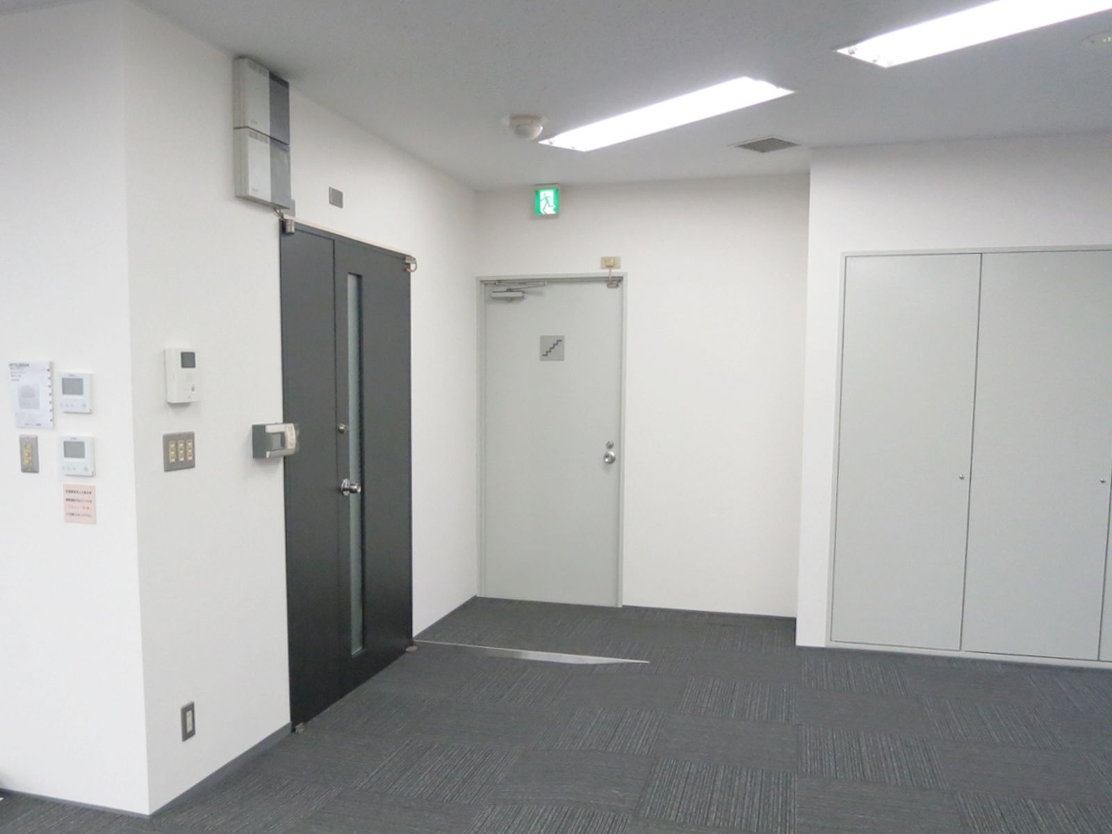 貸室出入口