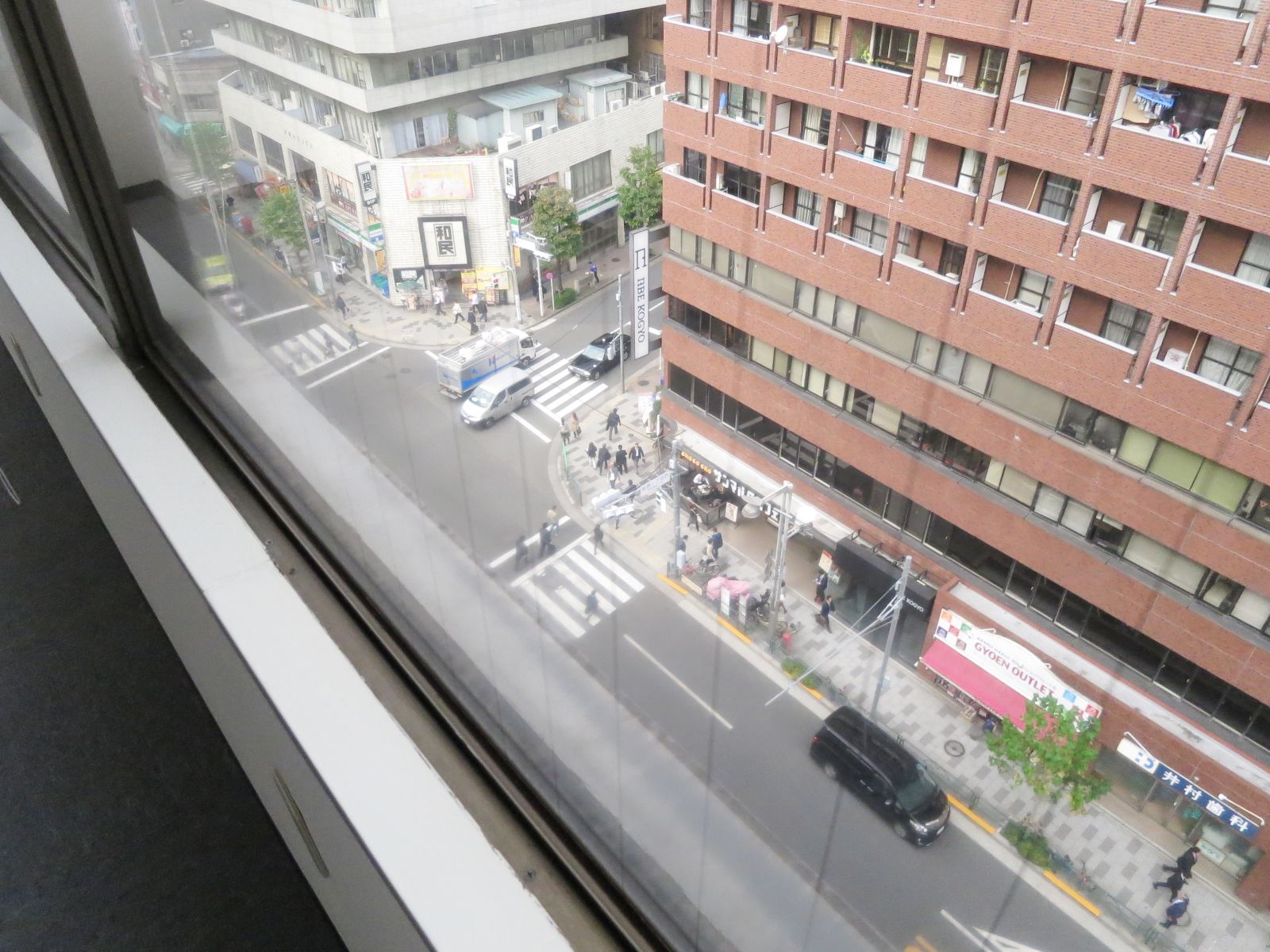 新宿通りを見下ろす眺望