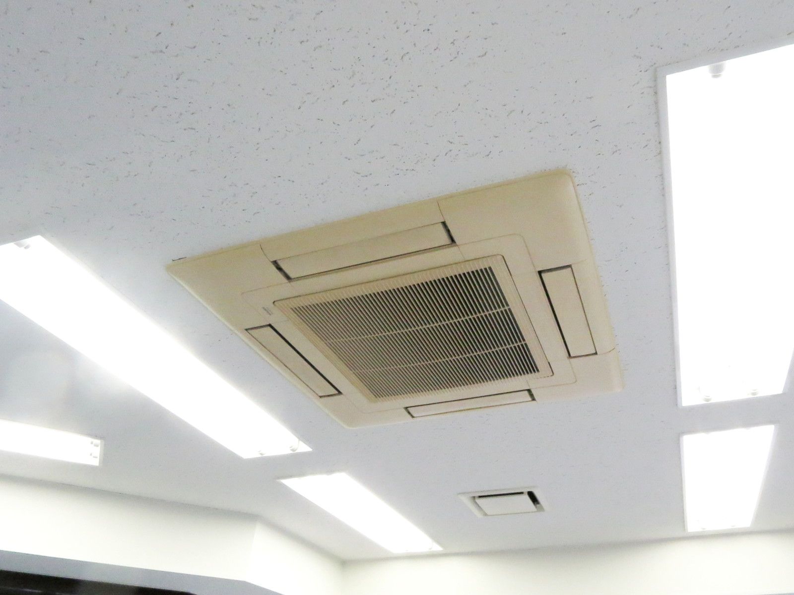 個別空調