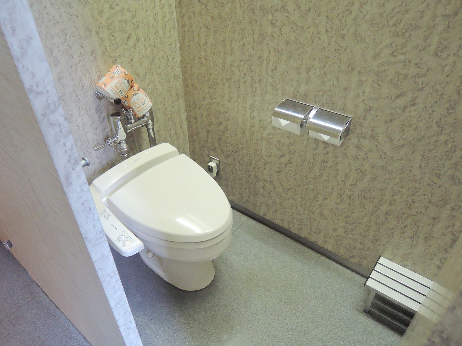 男女別トイレ個室