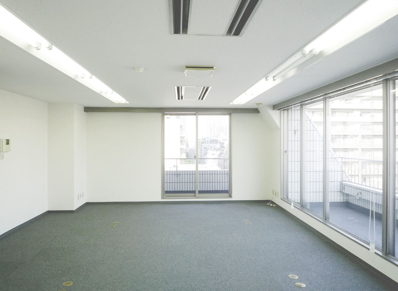 オフィス室内参考画像（702号室）