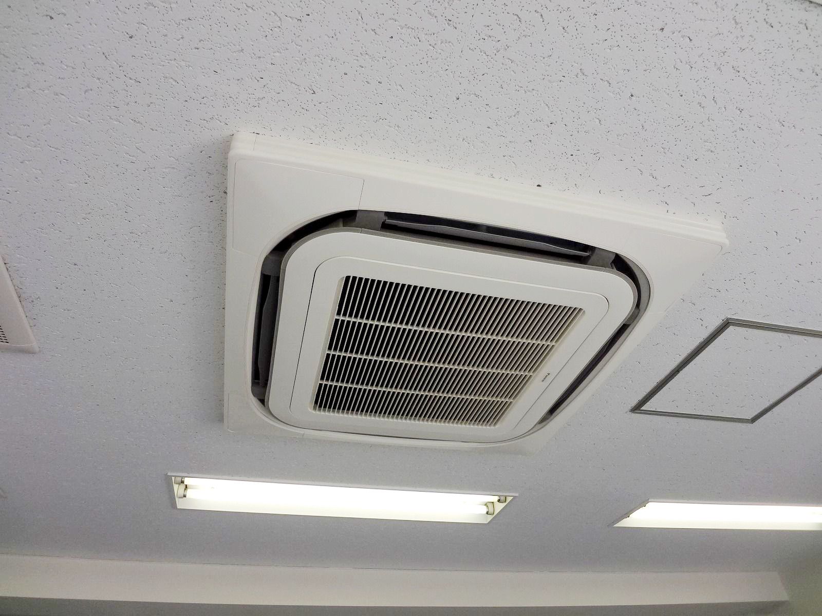 空調