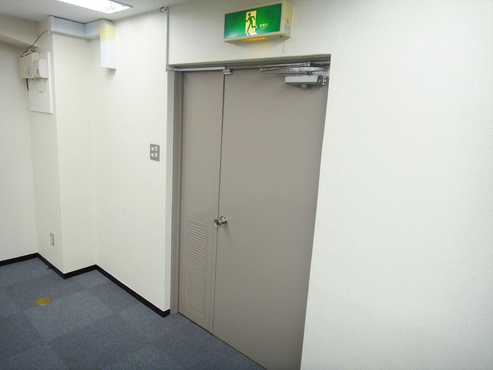 貸室出入口