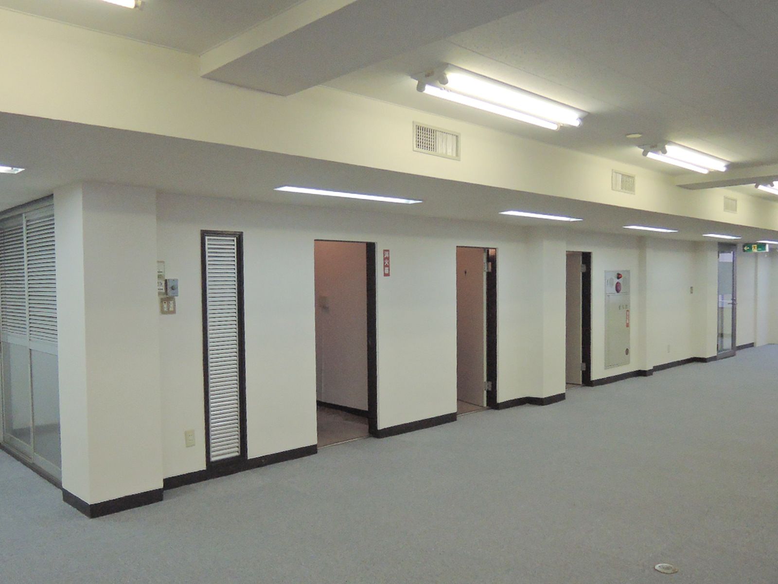 給湯室・お手洗い入口