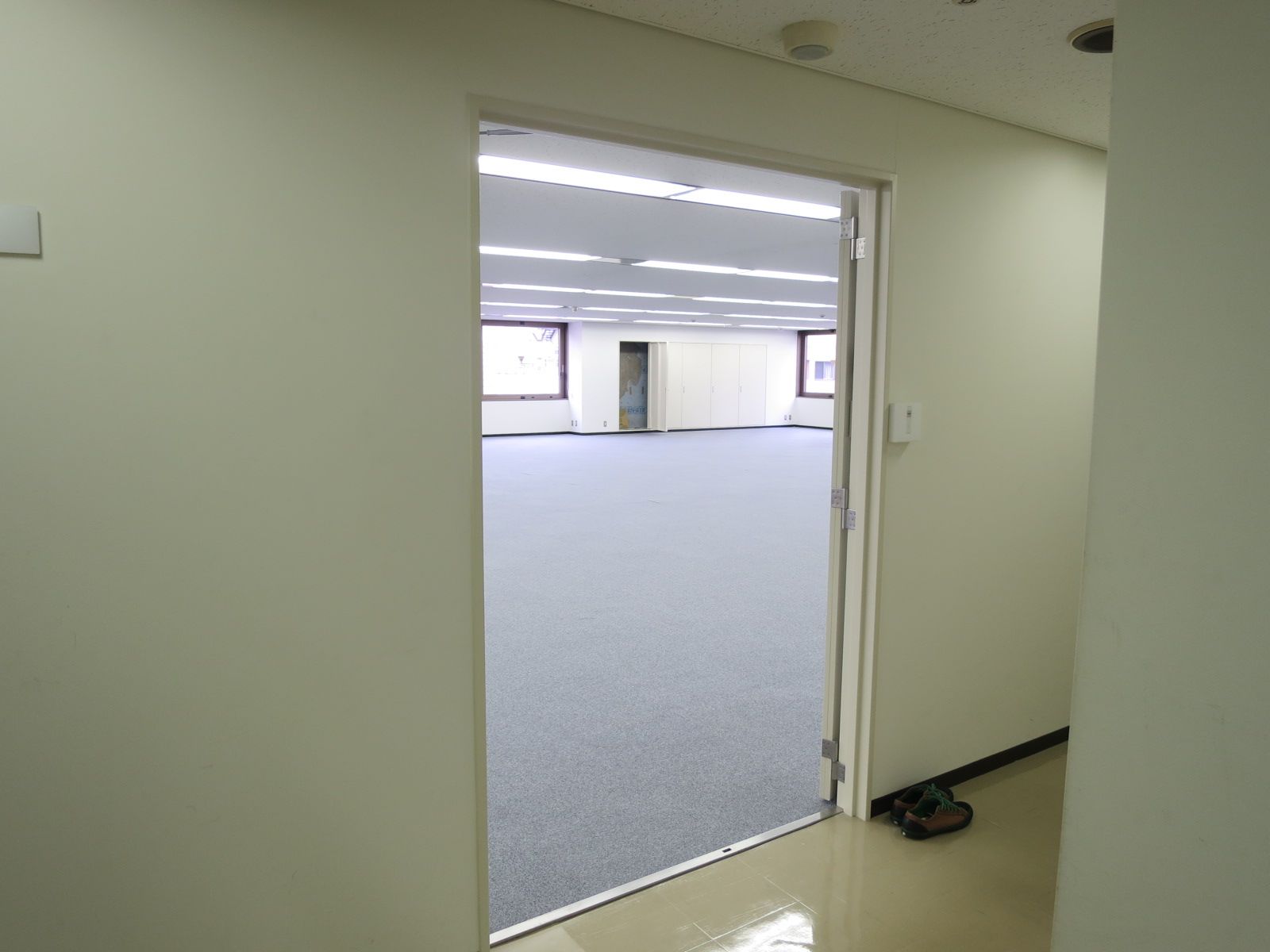 フロア出入口