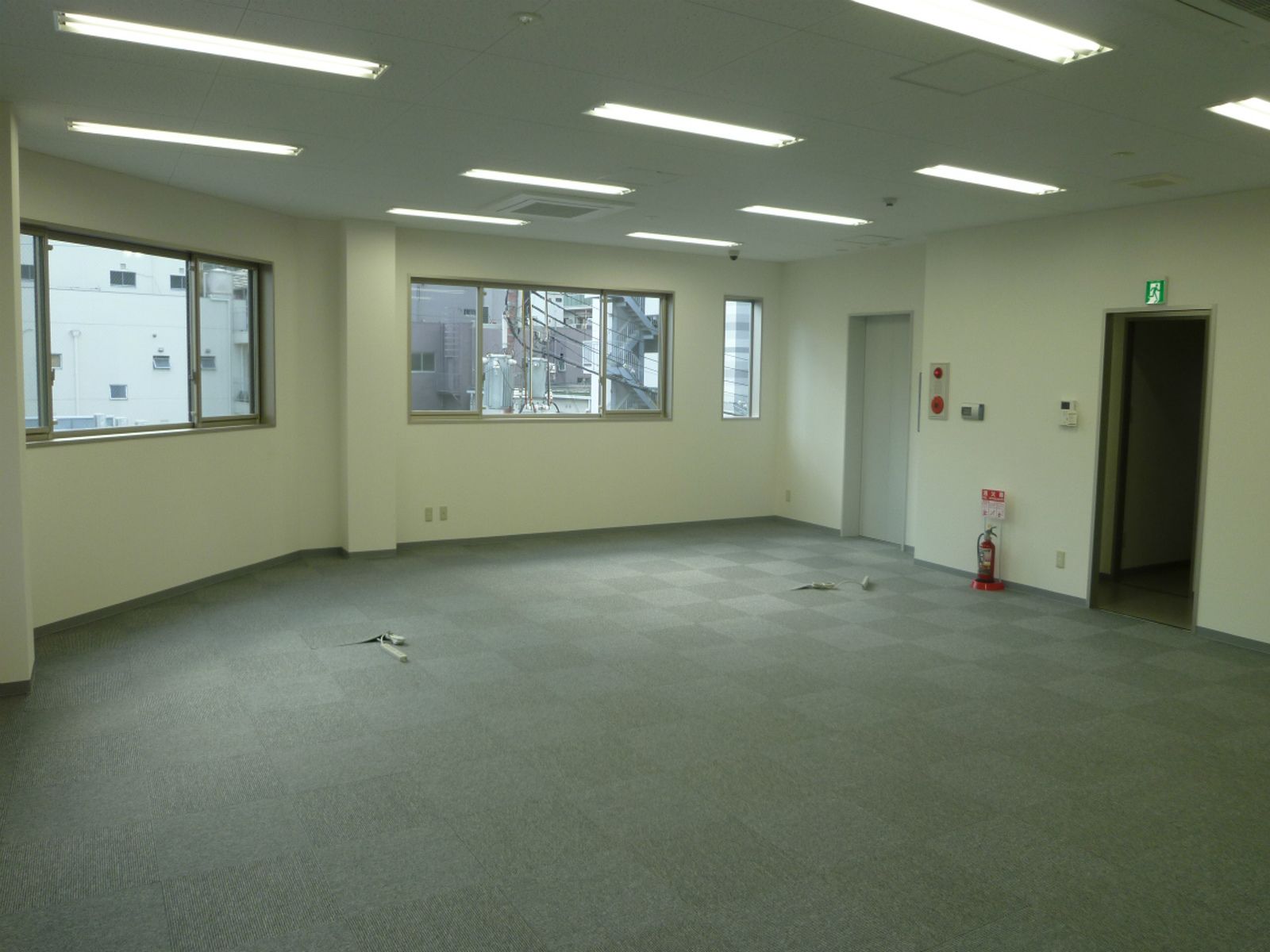 オフィス室内参考画像