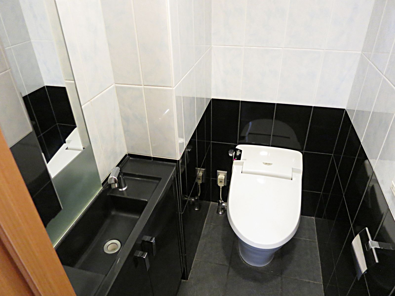 男女別トイレ個室
