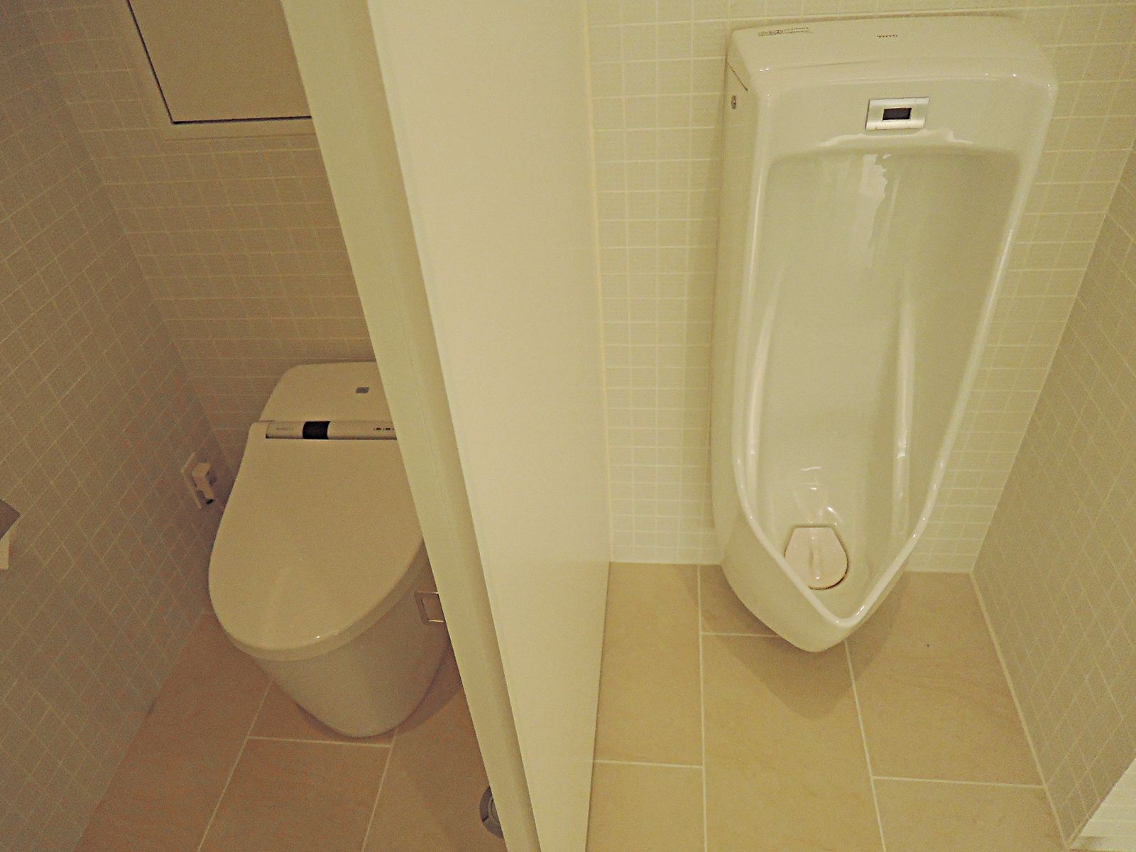 トイレ個室・男性用トイレ