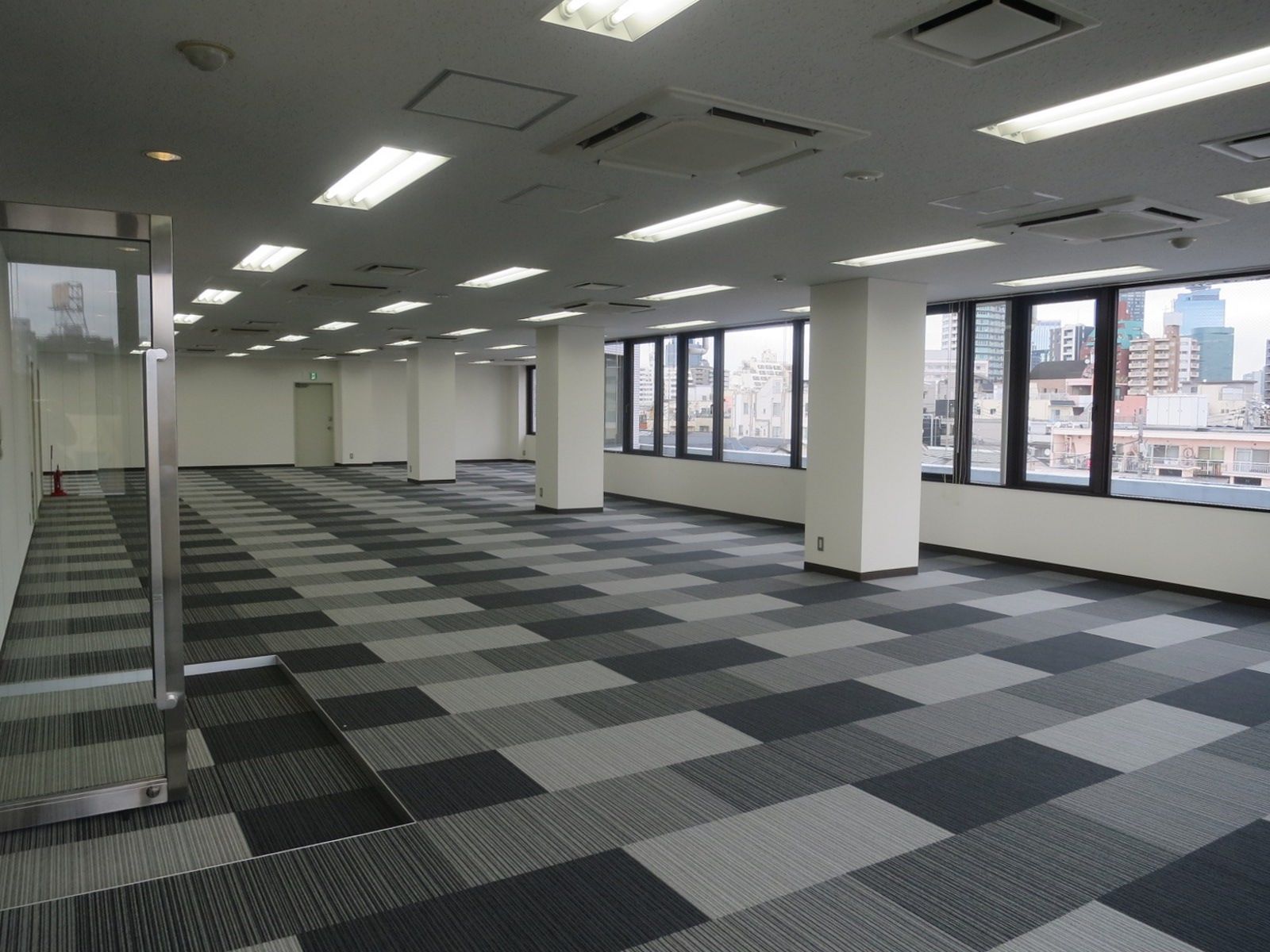 オフィス室内参考画像(4階)