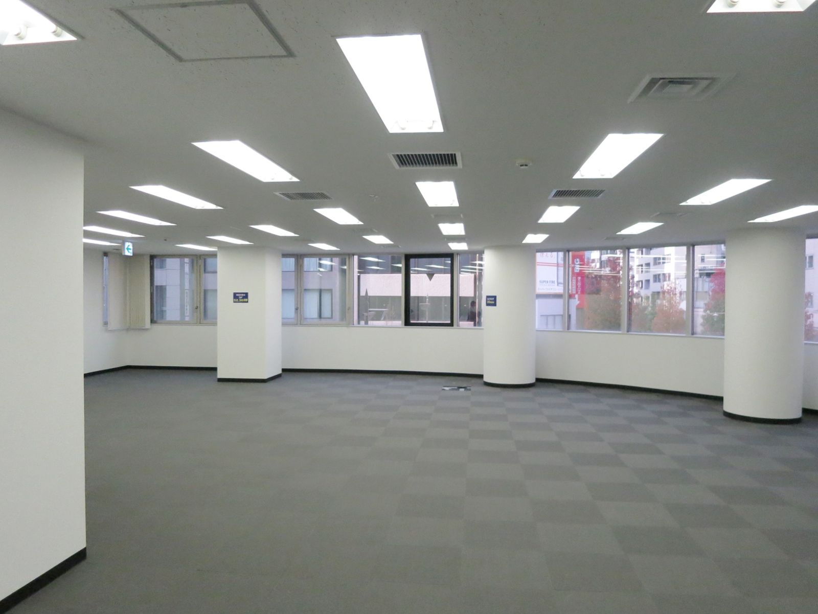 貸室奥から見た様子