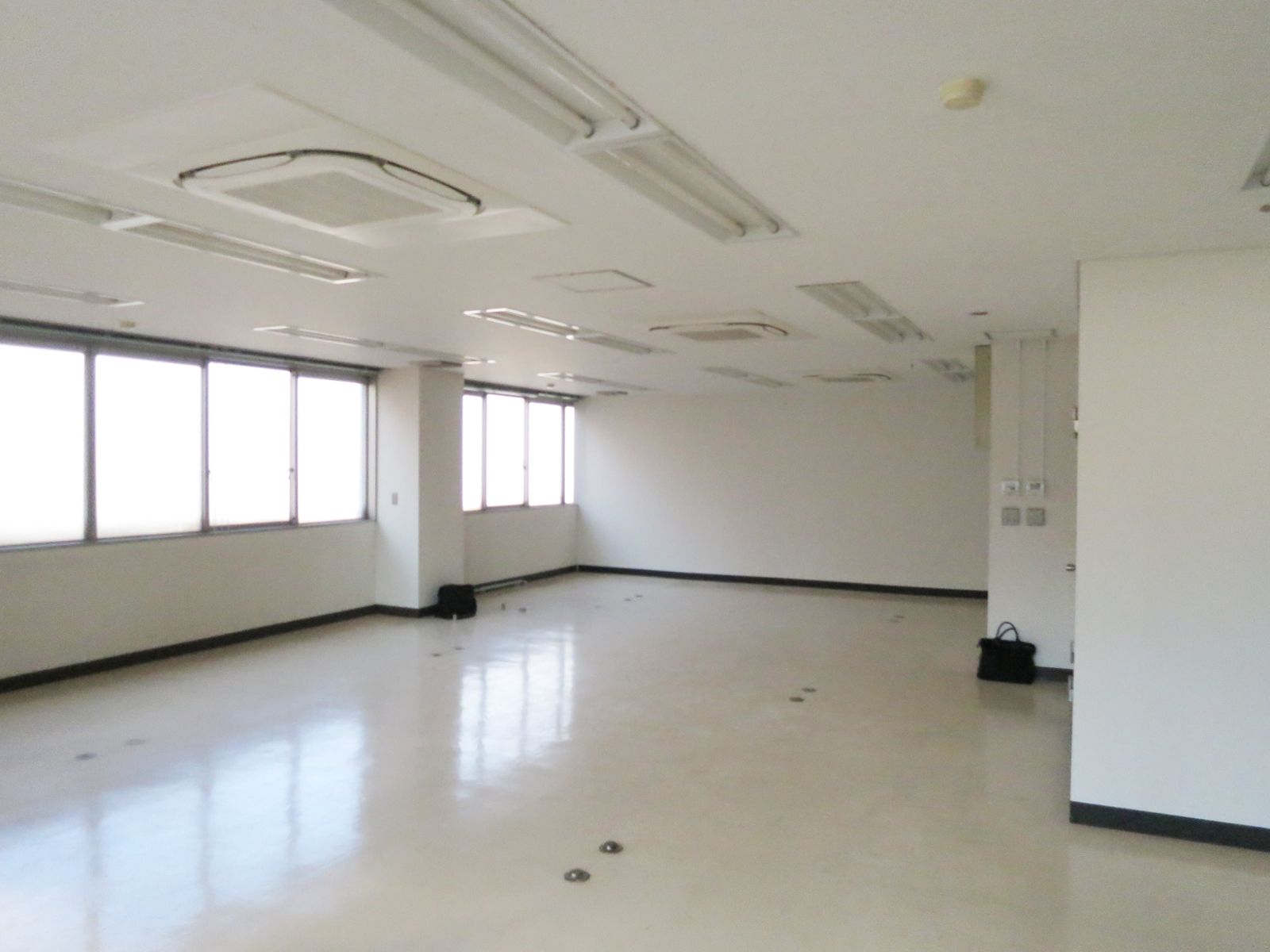 オフィス室内参考画像（701号室）