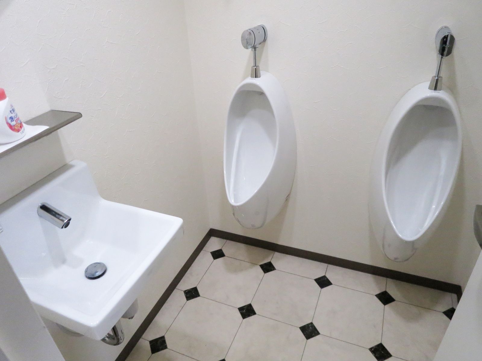 男性用トイレ