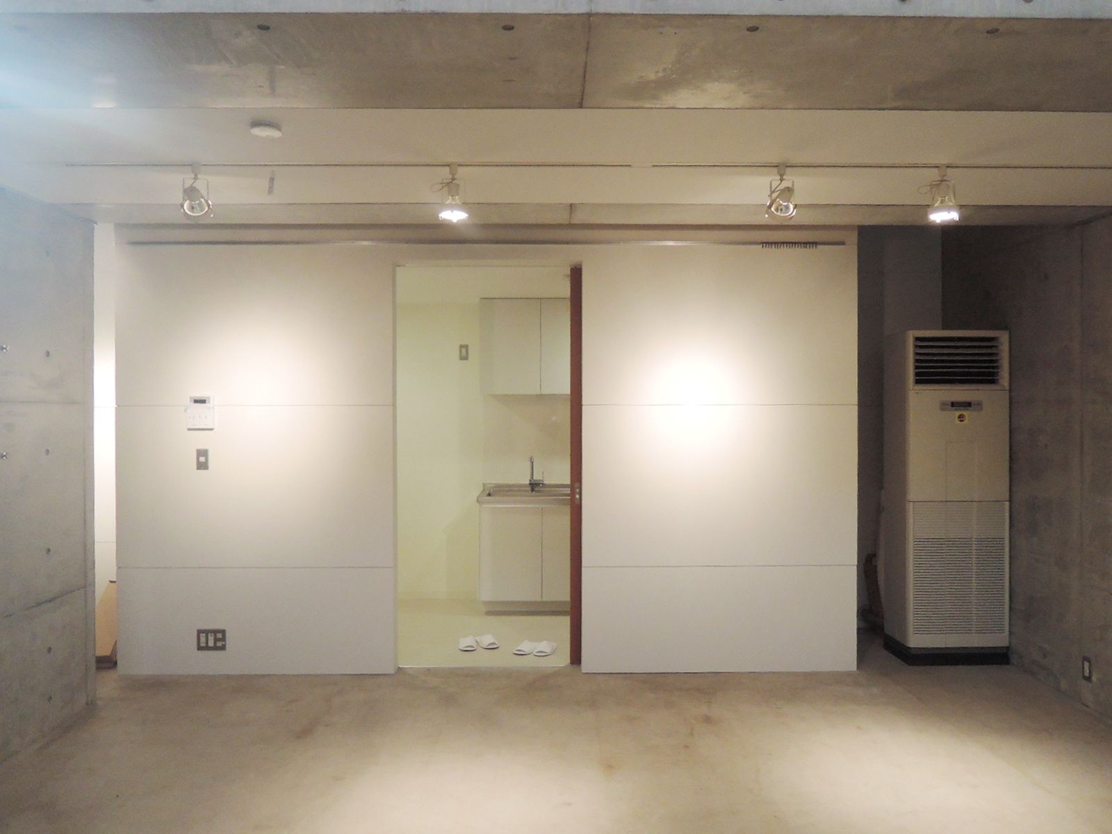 給湯室入口（1階）