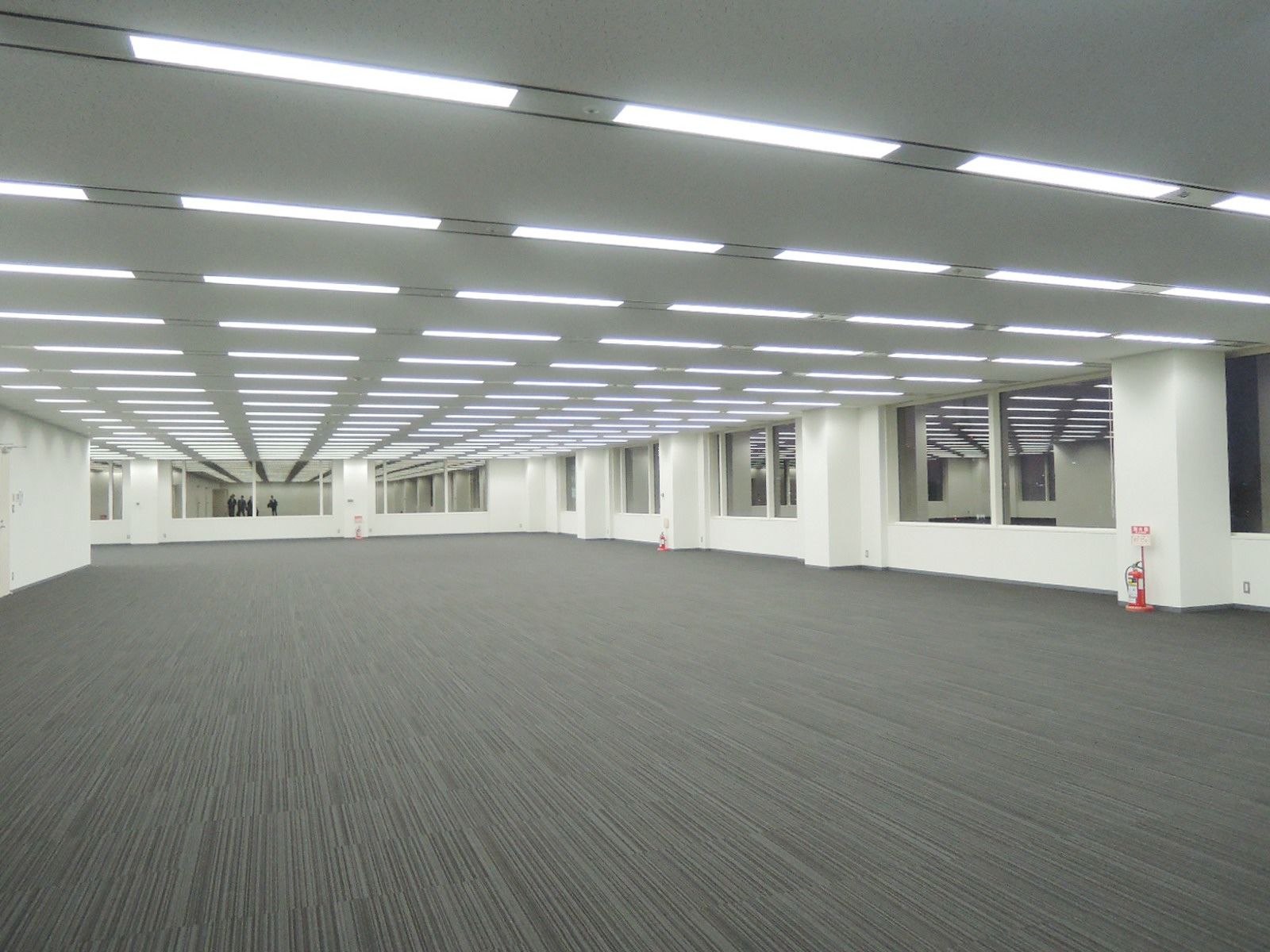 オフィス室内参考画像（9階・約180坪）