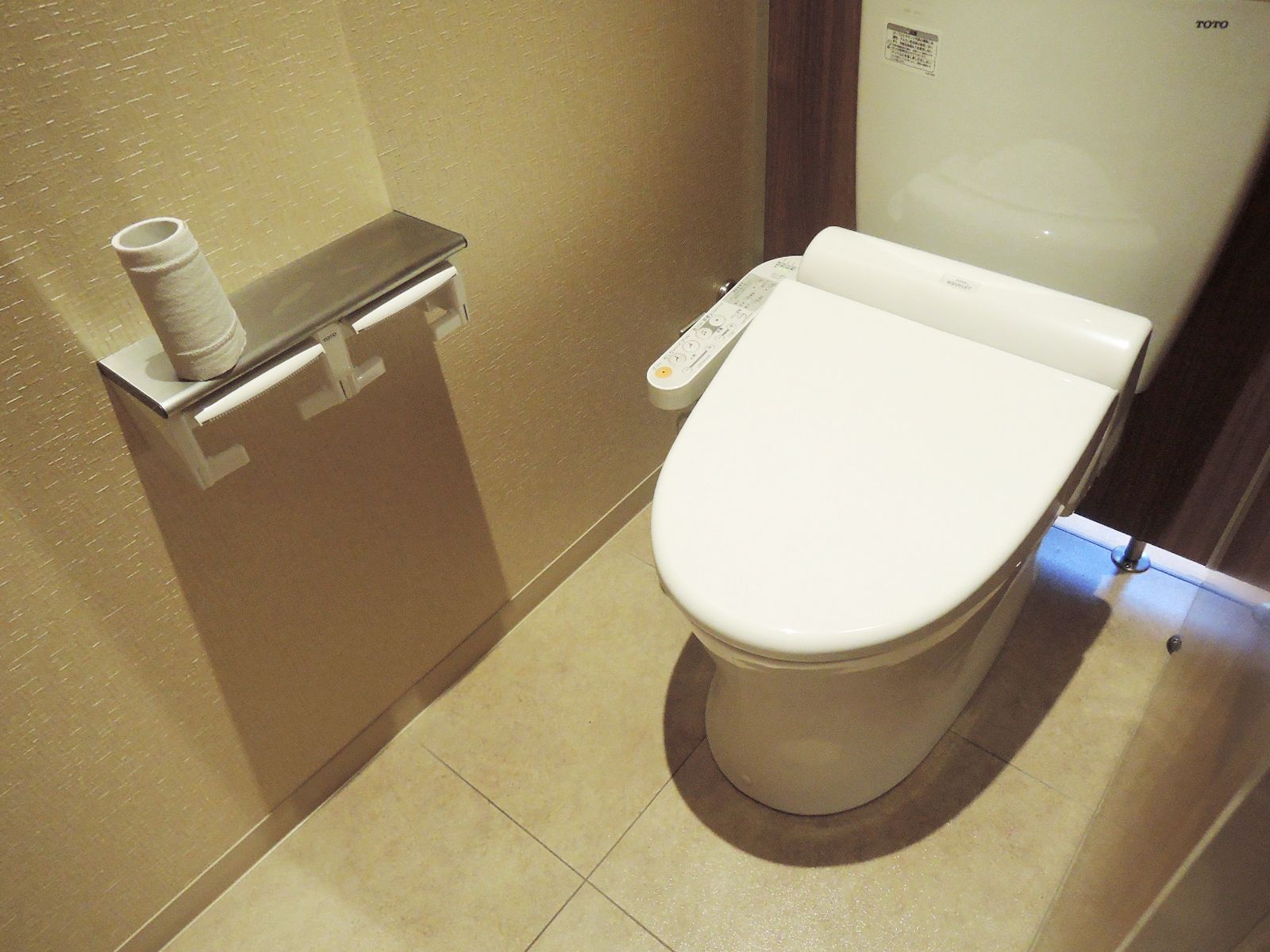 男女別トイレ個室