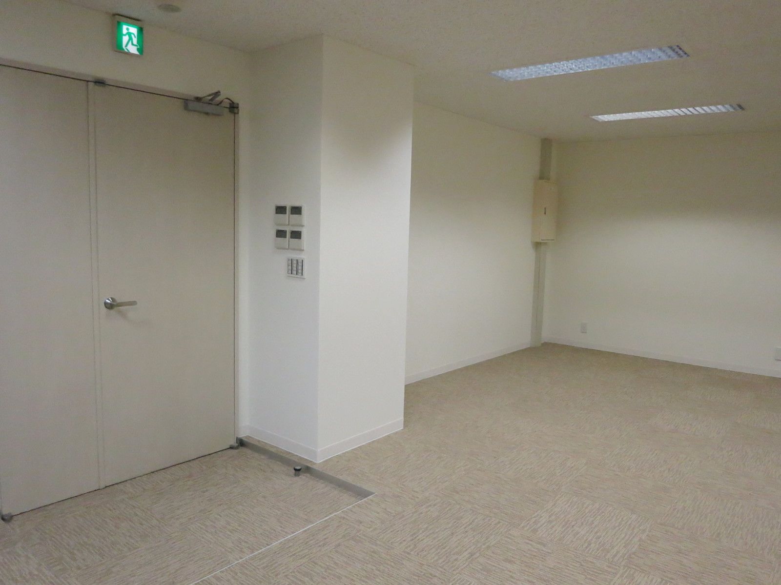 貸室出入口