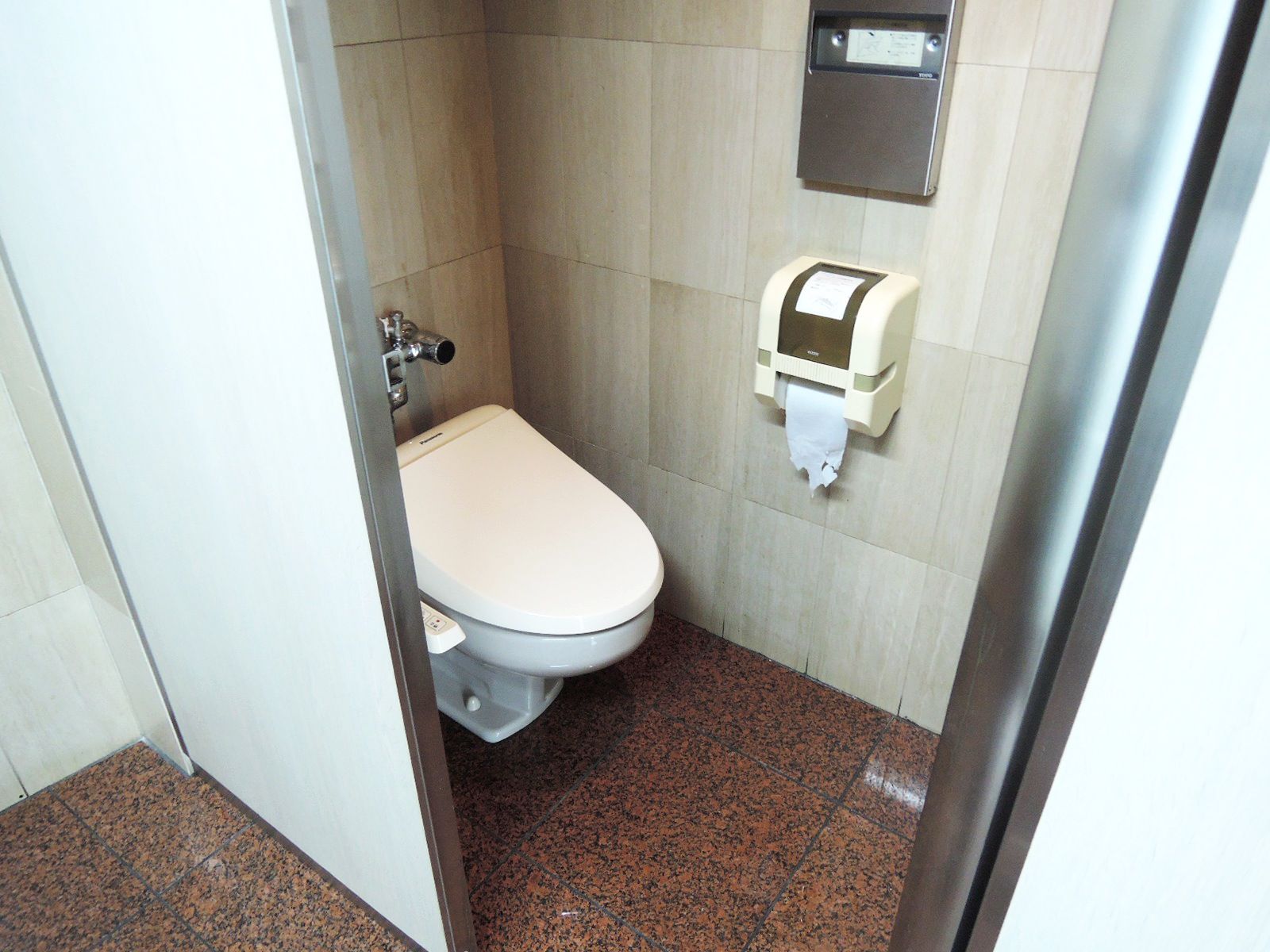 男女別トイレ個室